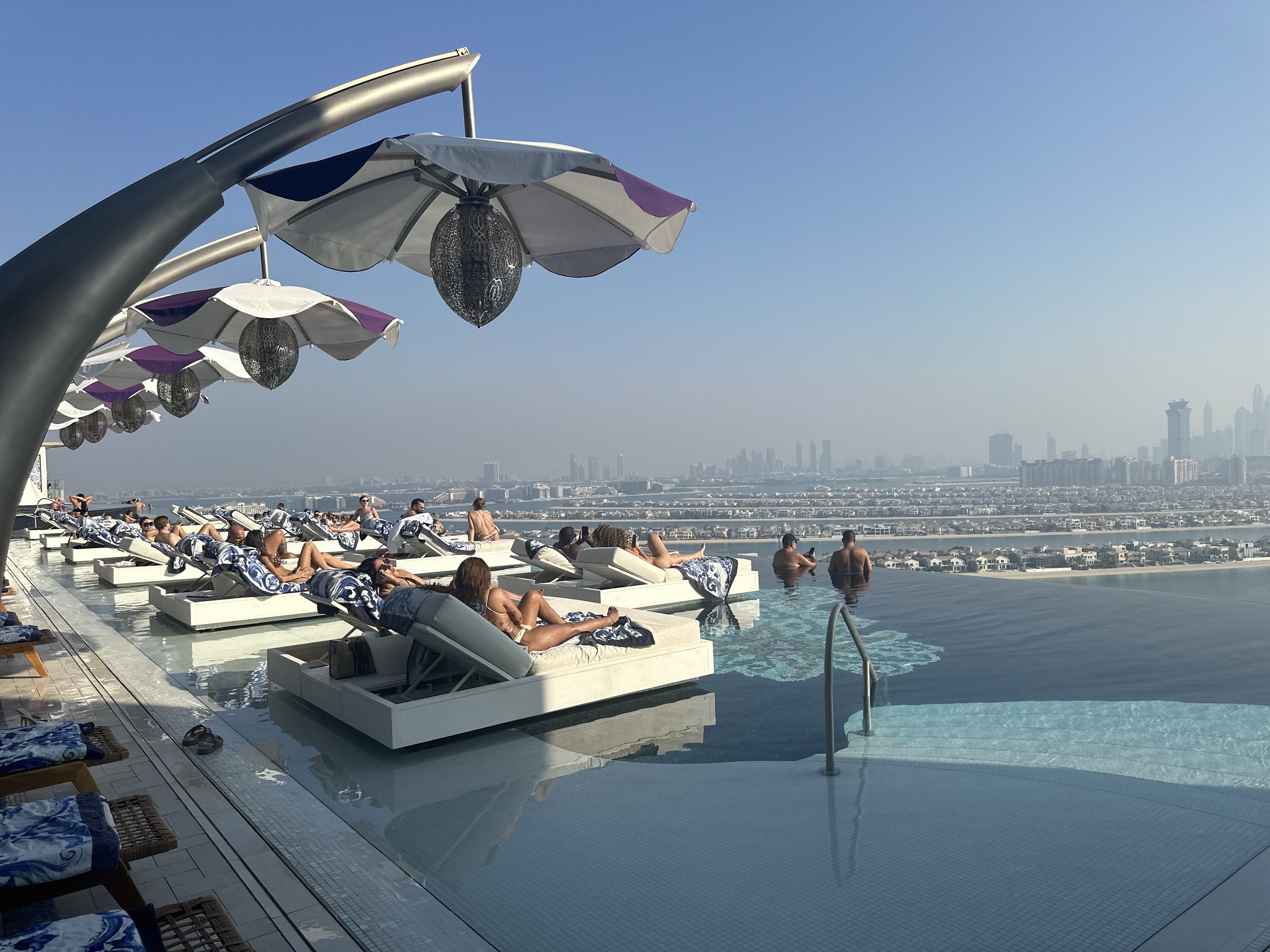 Luxury tour with Sky Pool and Shopping in Dubai 