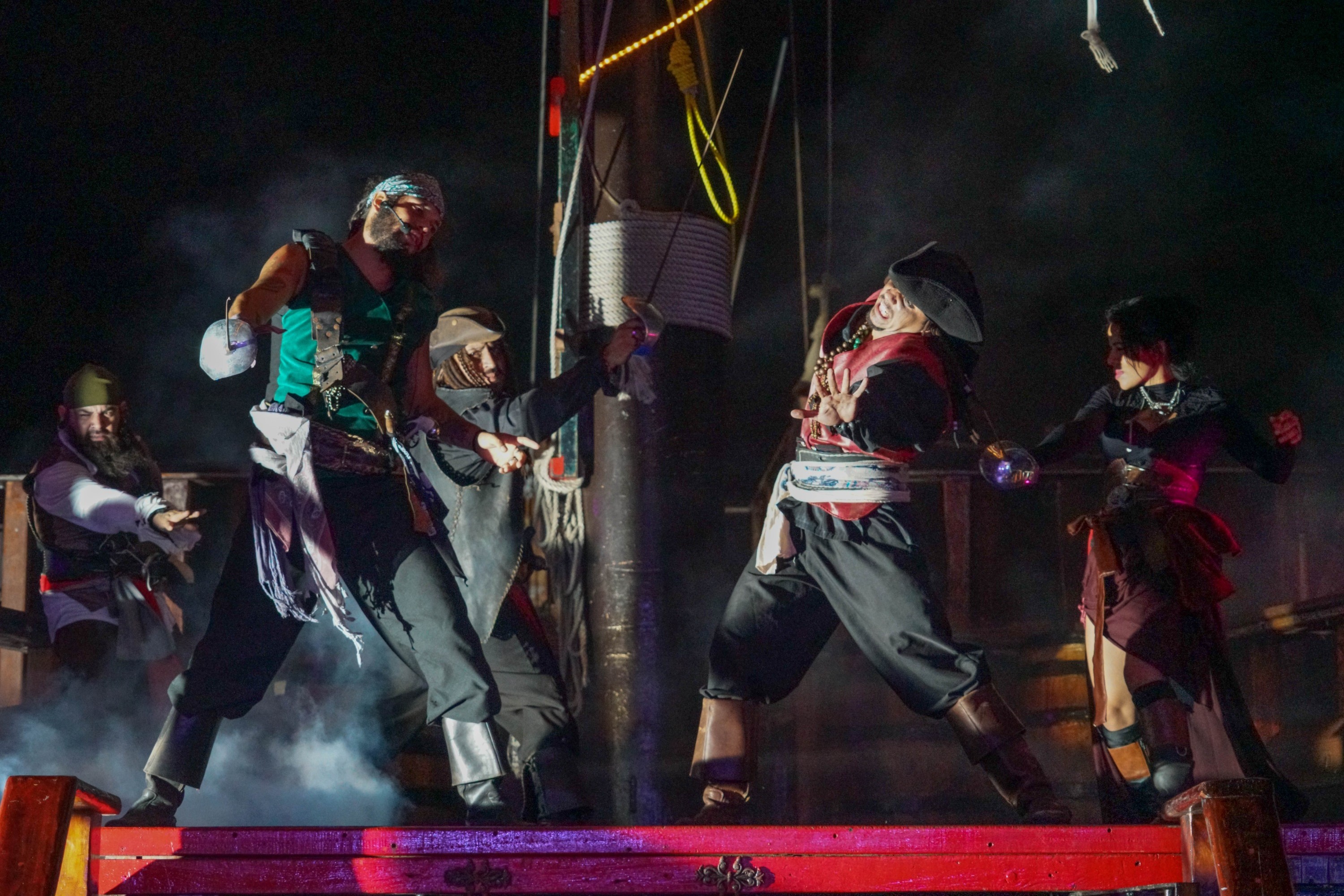 坎昆海盜船派對遊輪 (Pirate Ship Party Cruise in Cancun)