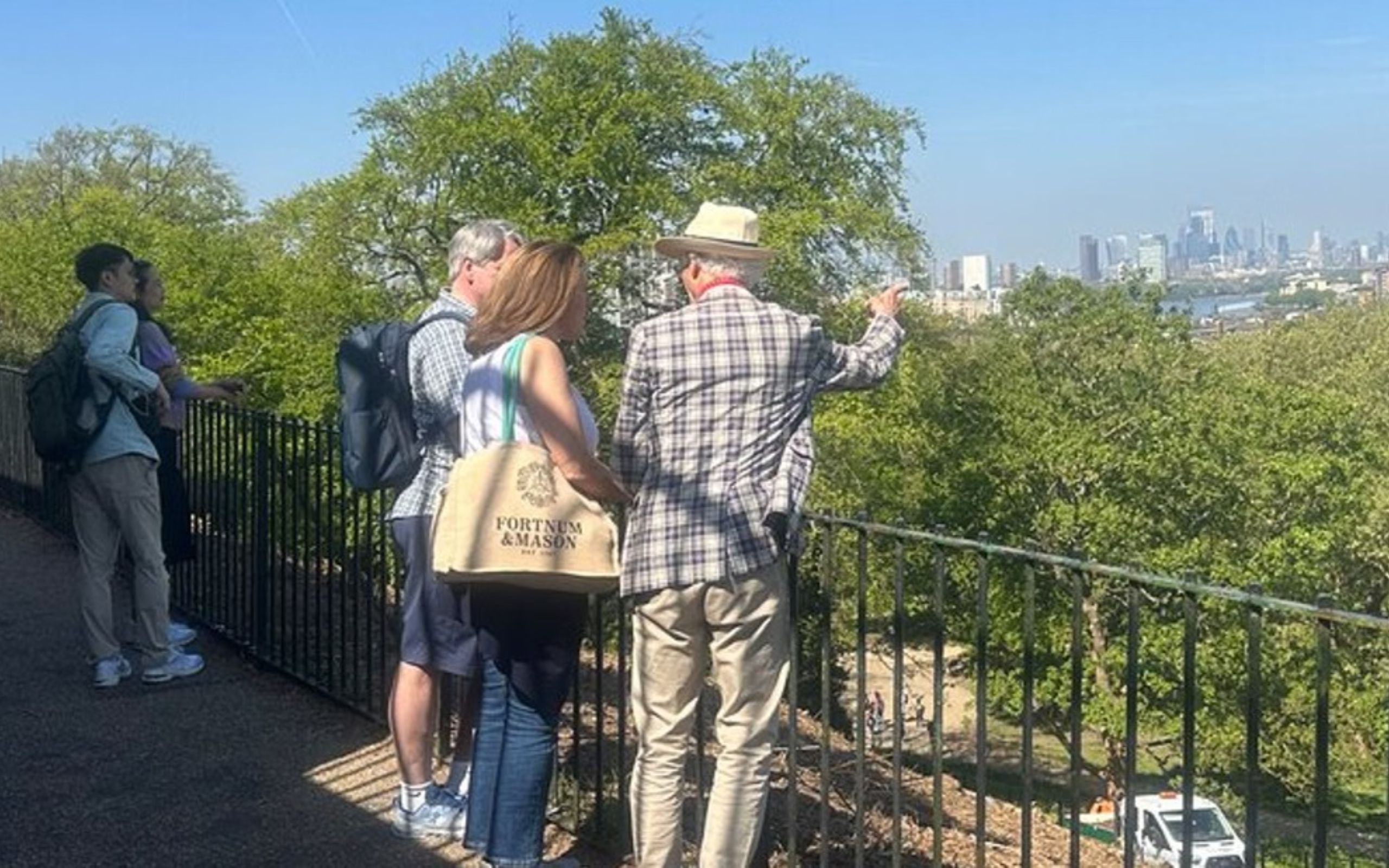 在公園最受歡迎的攝影點,飽覽倫敦的天際線 在公園最受歡迎的攝影點,飽覽倫敦的天際線