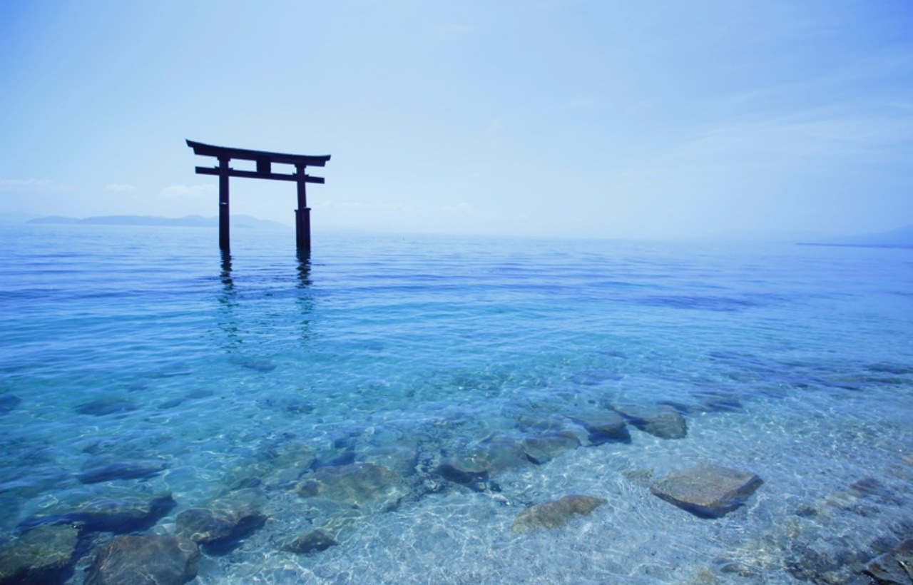 Lake Biwa Observatory, Shirahige Shrine, and Mangetsu-ji Temple Floating Temple Hall Day Trip