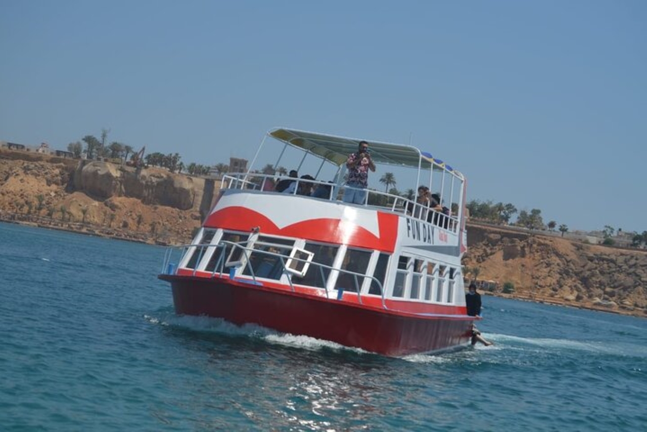 1 hour Glass Boat Sea Trip With Transportation - Sharm El Sheikh