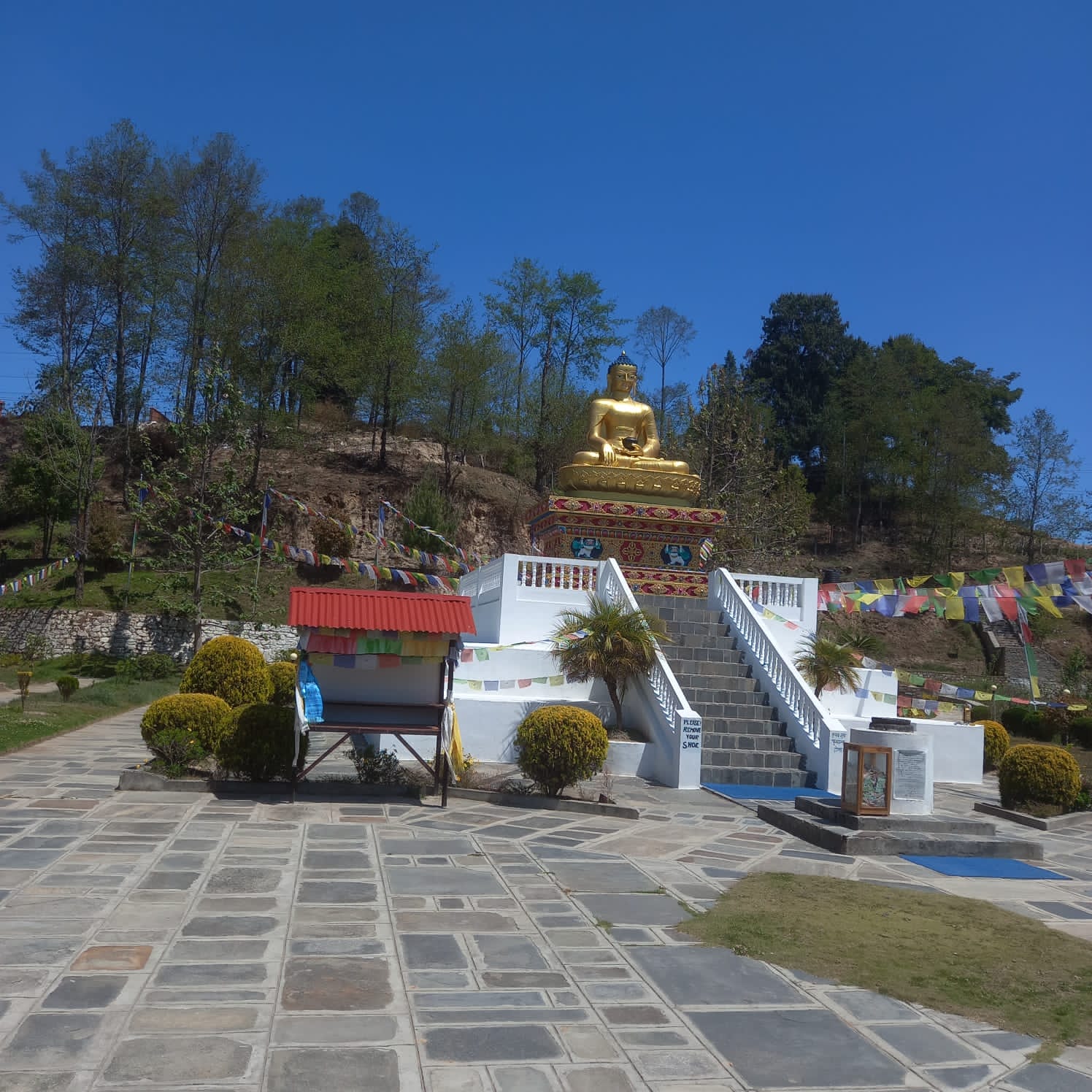 1天納加闊特徒步旅行。納加闊特（Nagarkot）位於巴克塔普爾（Bhaktapur）區
