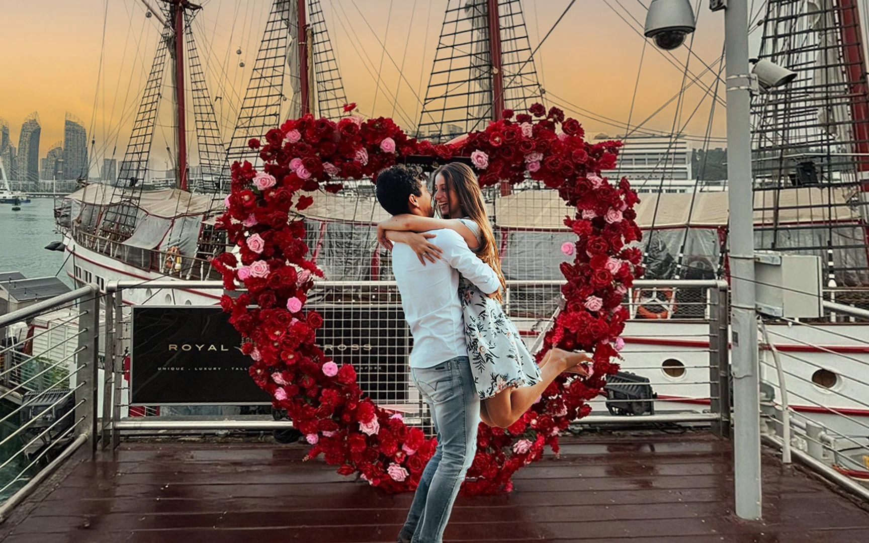 Singapore's Royal Albatross City Lights & Sunset Dinner Cruise