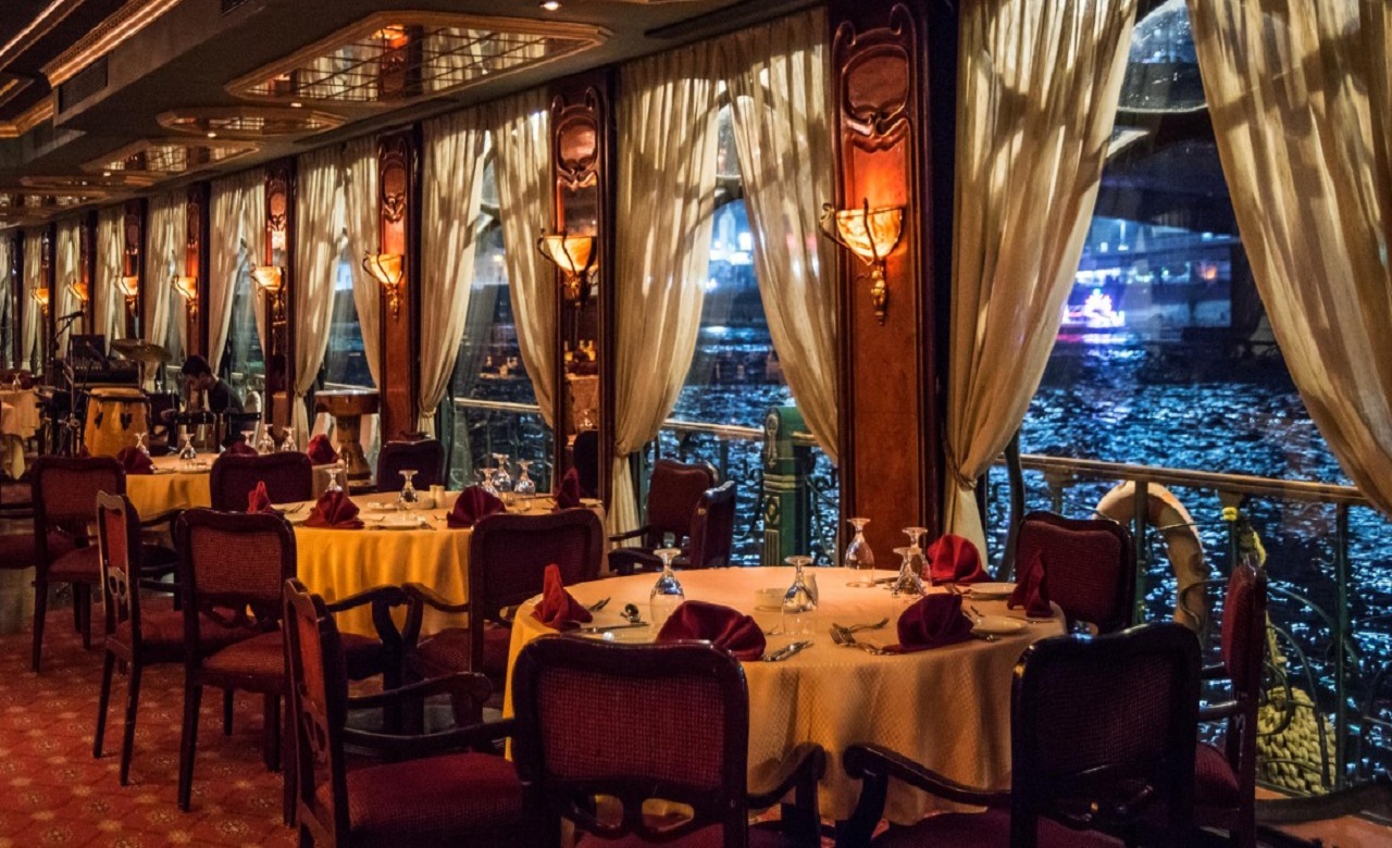 5-Star Luxury Nile Dinner Cruise in Cairo with Entertainment