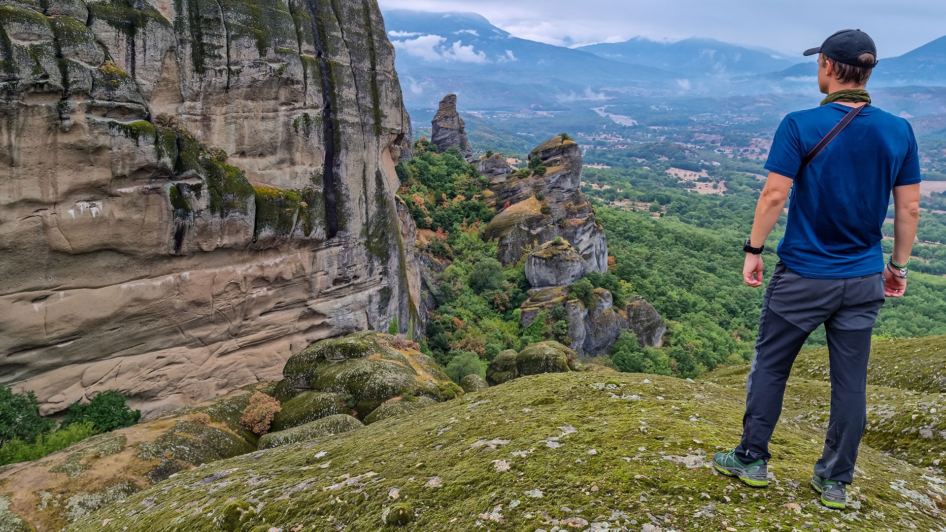 梅特歐拉（Meteora）健行遊，從卡拉巴卡或卡斯特拉奇出發，並參觀修 monastery