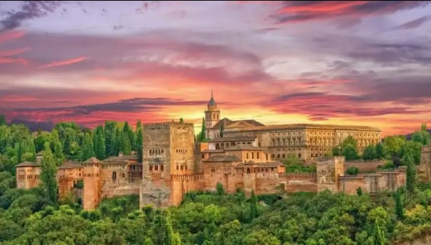 Granada Cathedral and Albaicin Day Tour in Spain