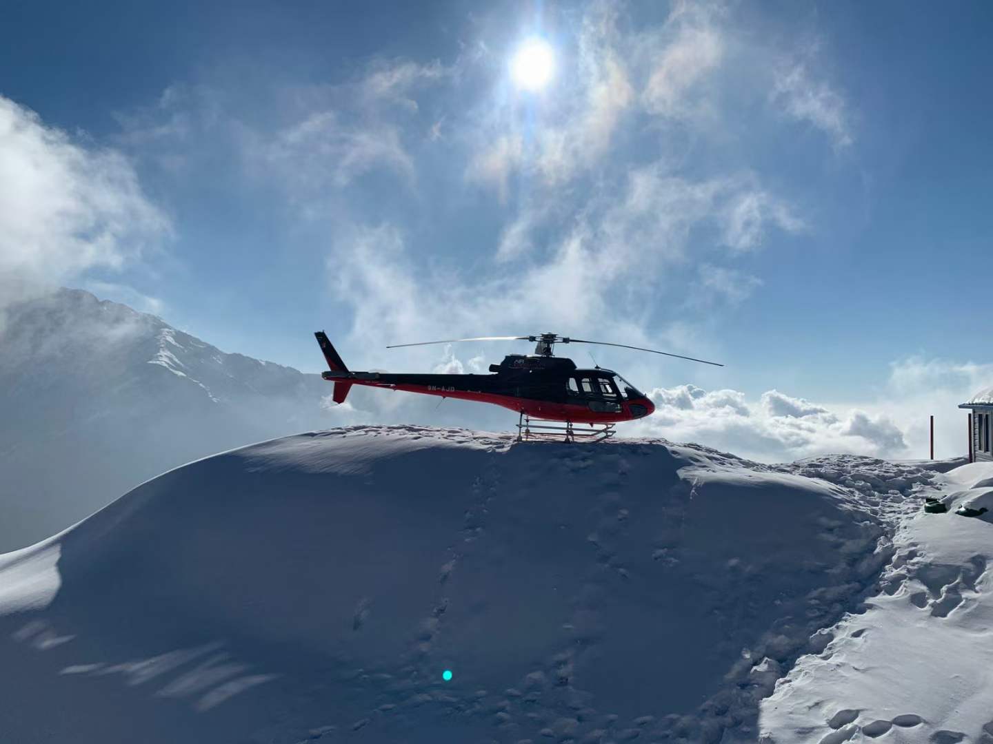 安納布爾納峰基地營直升機之旅