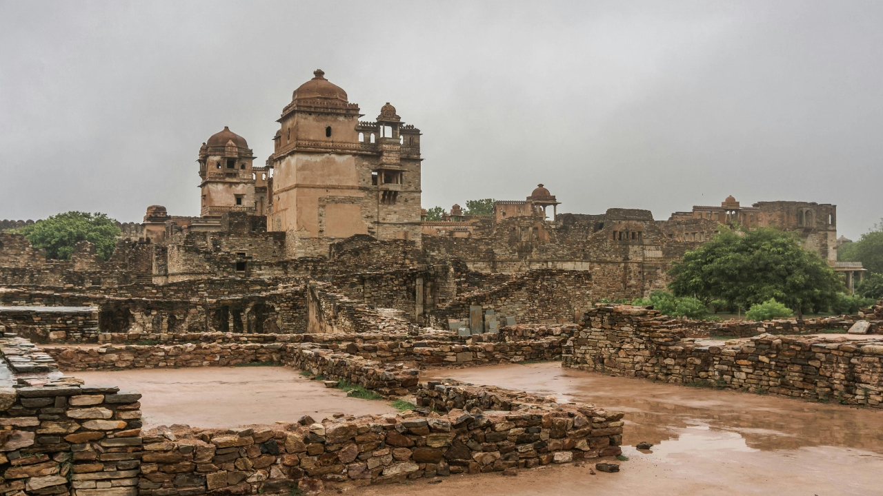 From Udaipur: Private Day Trip to Chittorgarh Fort