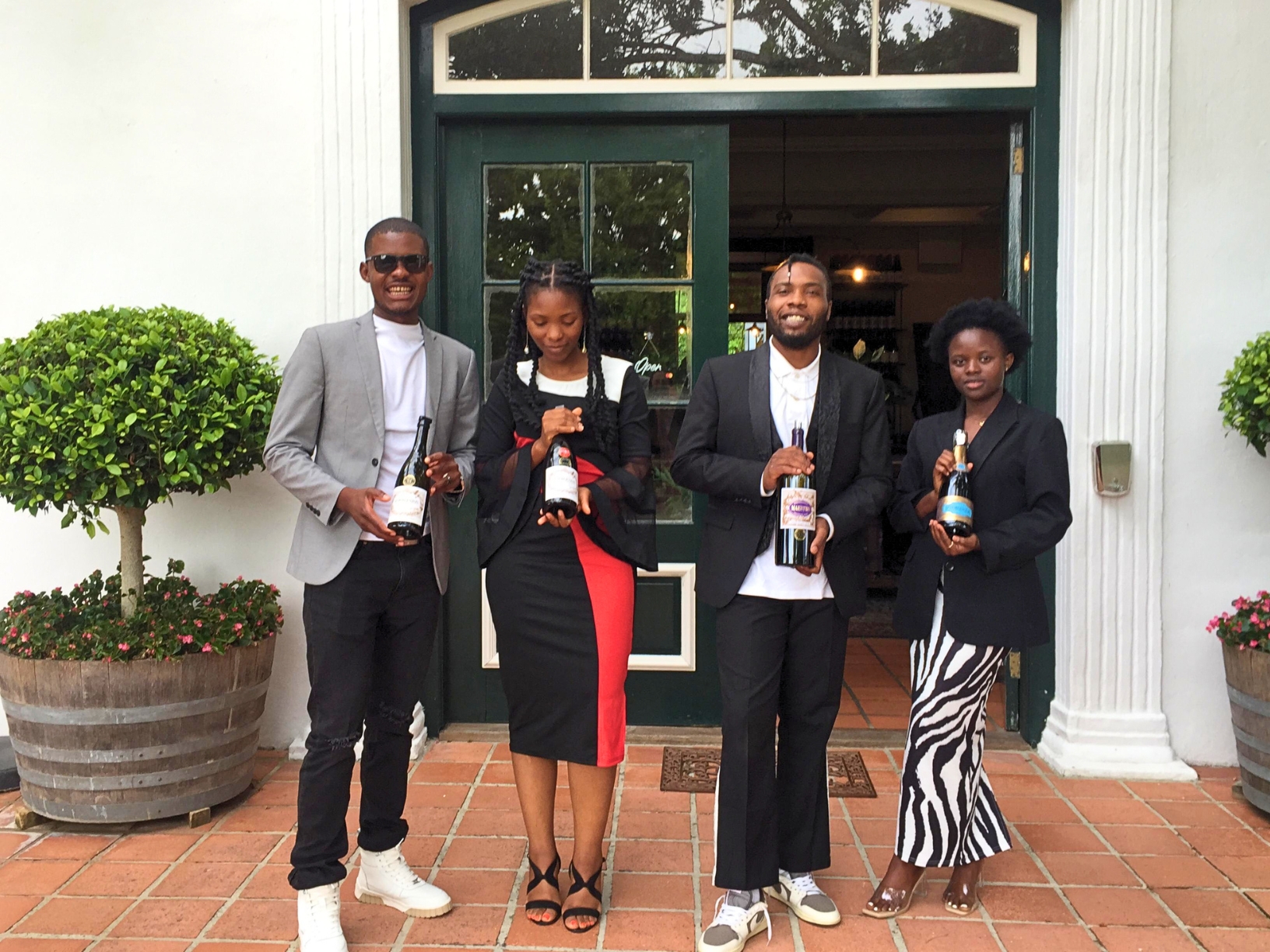 Cape Stellenbosch Wine Tour &Franschhoek (wine Tram Ticket included)