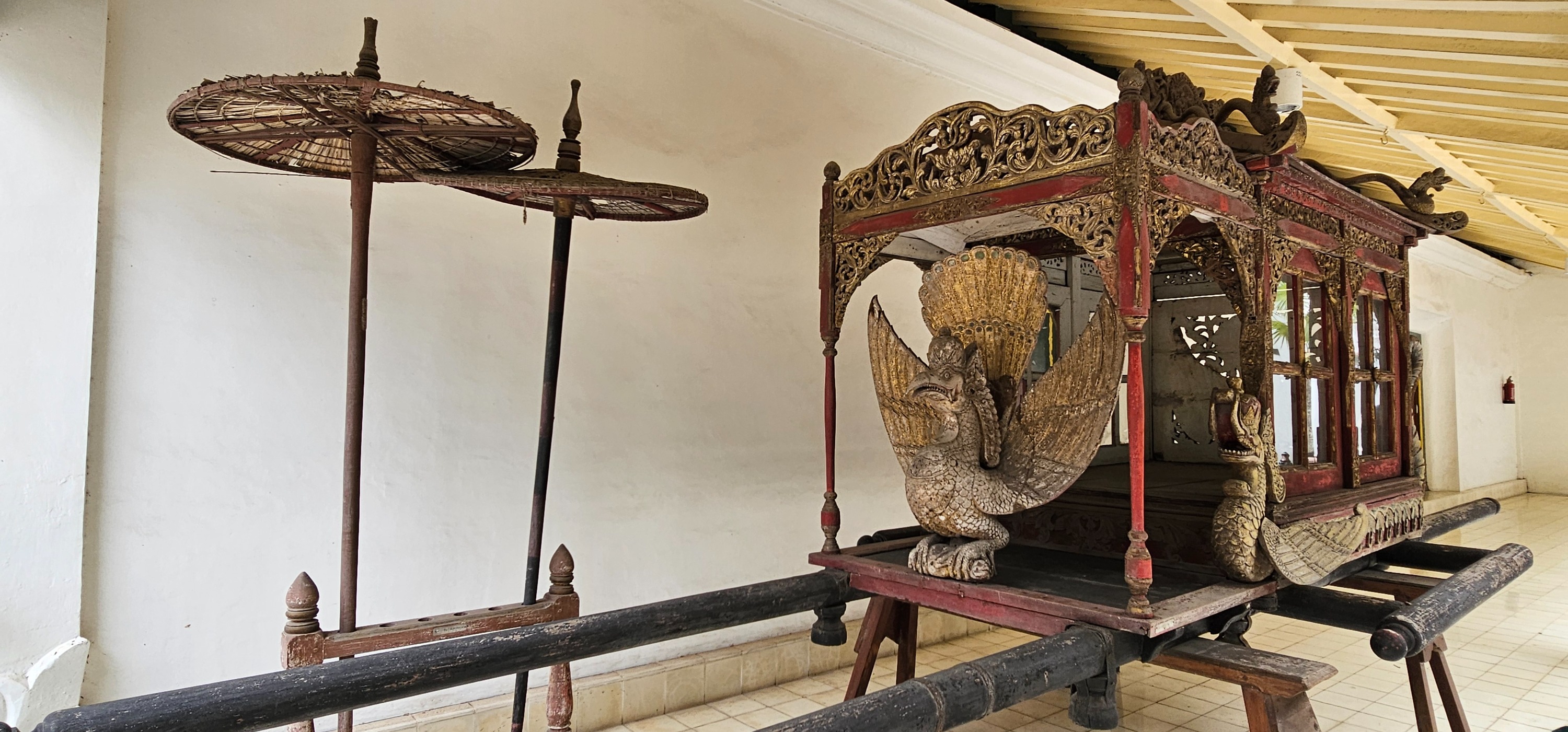 Obelix海景藝術表演與Kraton和Tamansari 城市之旅