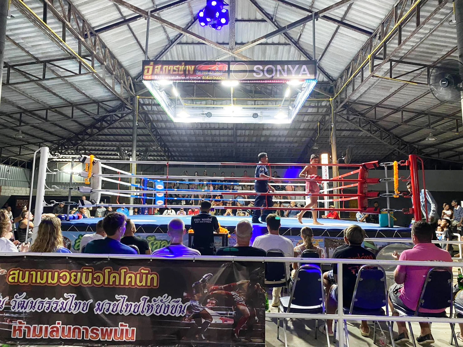 ムエタイ観戦チケット（ランタ島 / Klong Dao Muay Thai Boxing Stadium提供）