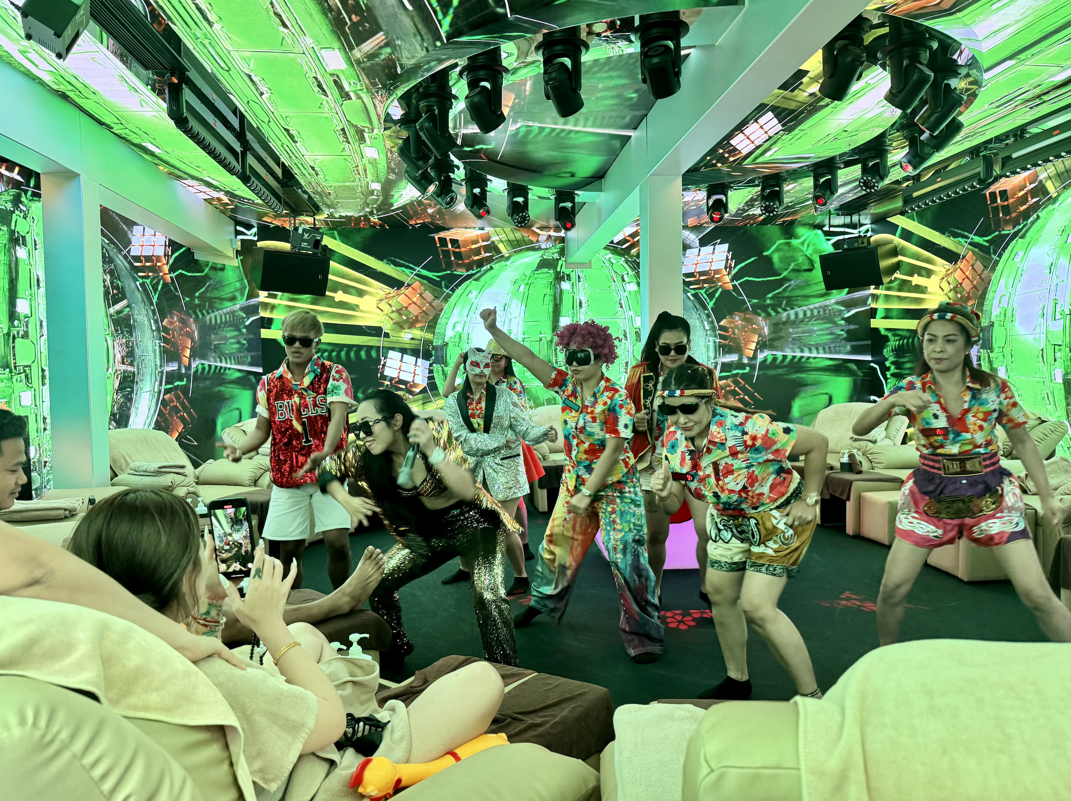 BRADBURY - The World's Loudest Massage at Sukhumvit 61 in Bangkok