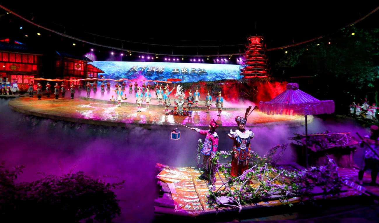 看著他們在舞臺上的精彩呈現，就像在欣賞一幅幅流動的侗鄉風情畫卷，實在是讓人拍手叫絕