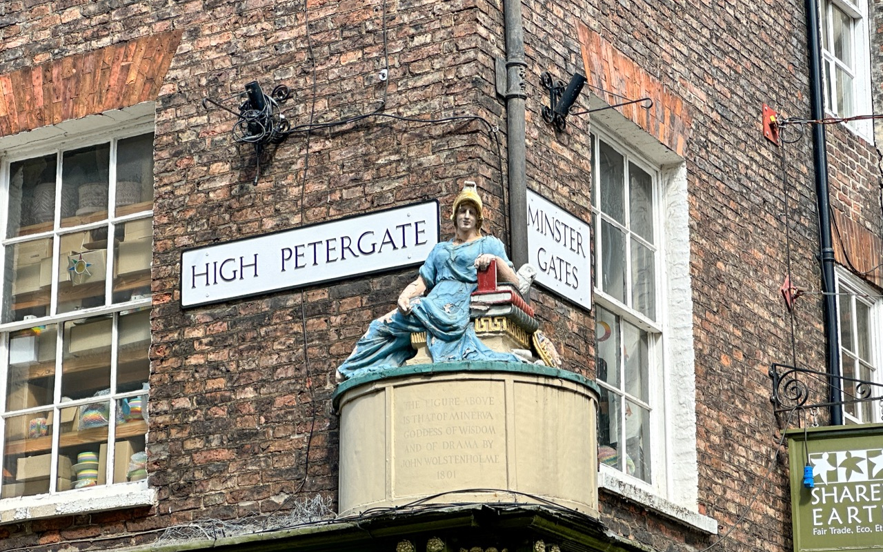 沿著蓋伊·福克斯(Guy Fawkes)等臭名昭著的人物曾經走過的道路前行 沿著蓋伊·福克斯(Guy Fawkes)等臭名昭著的人物曾經走過的道路前行