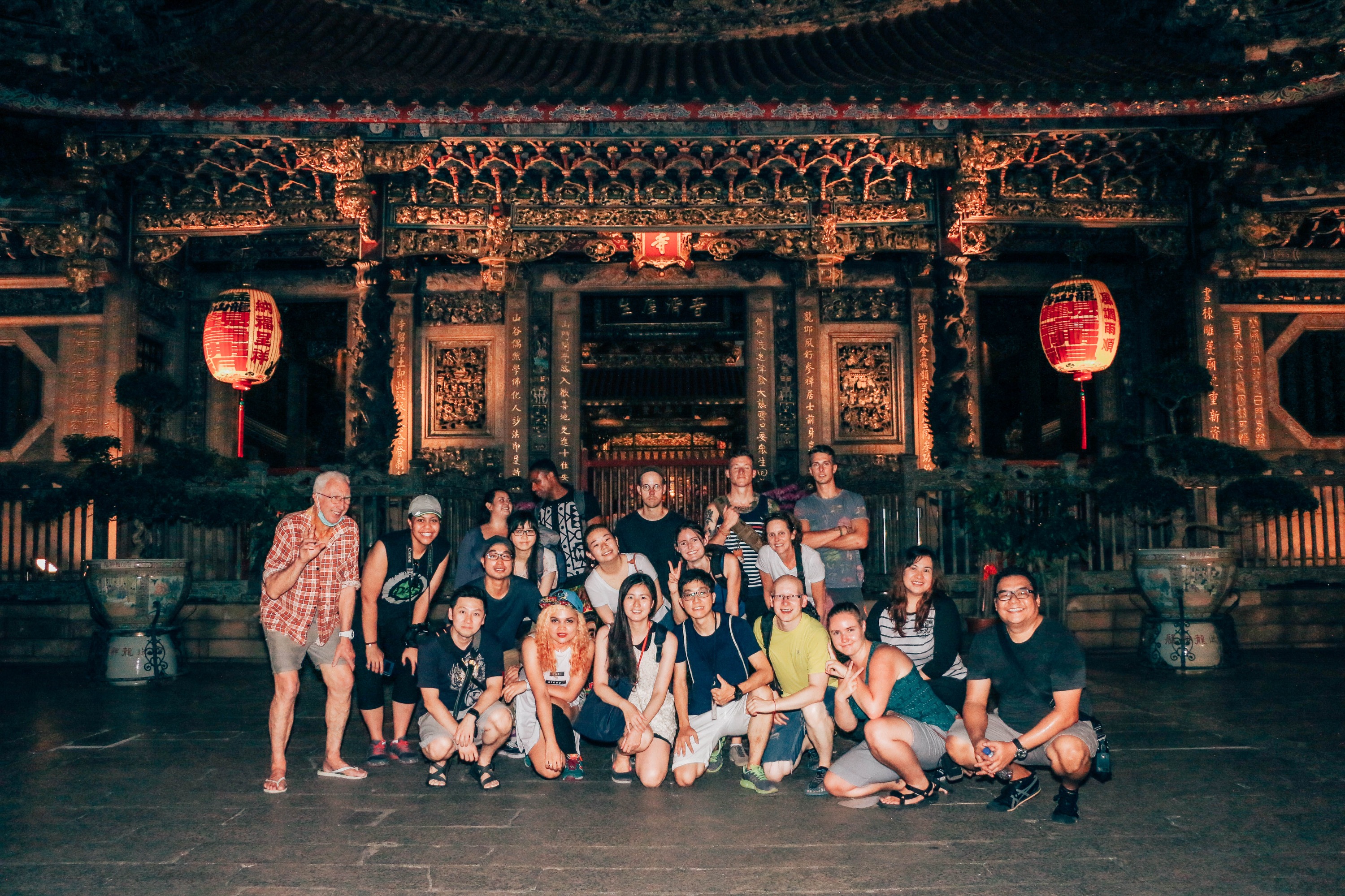 台北免費步行導覽：龍山寺文化與歷史之旅