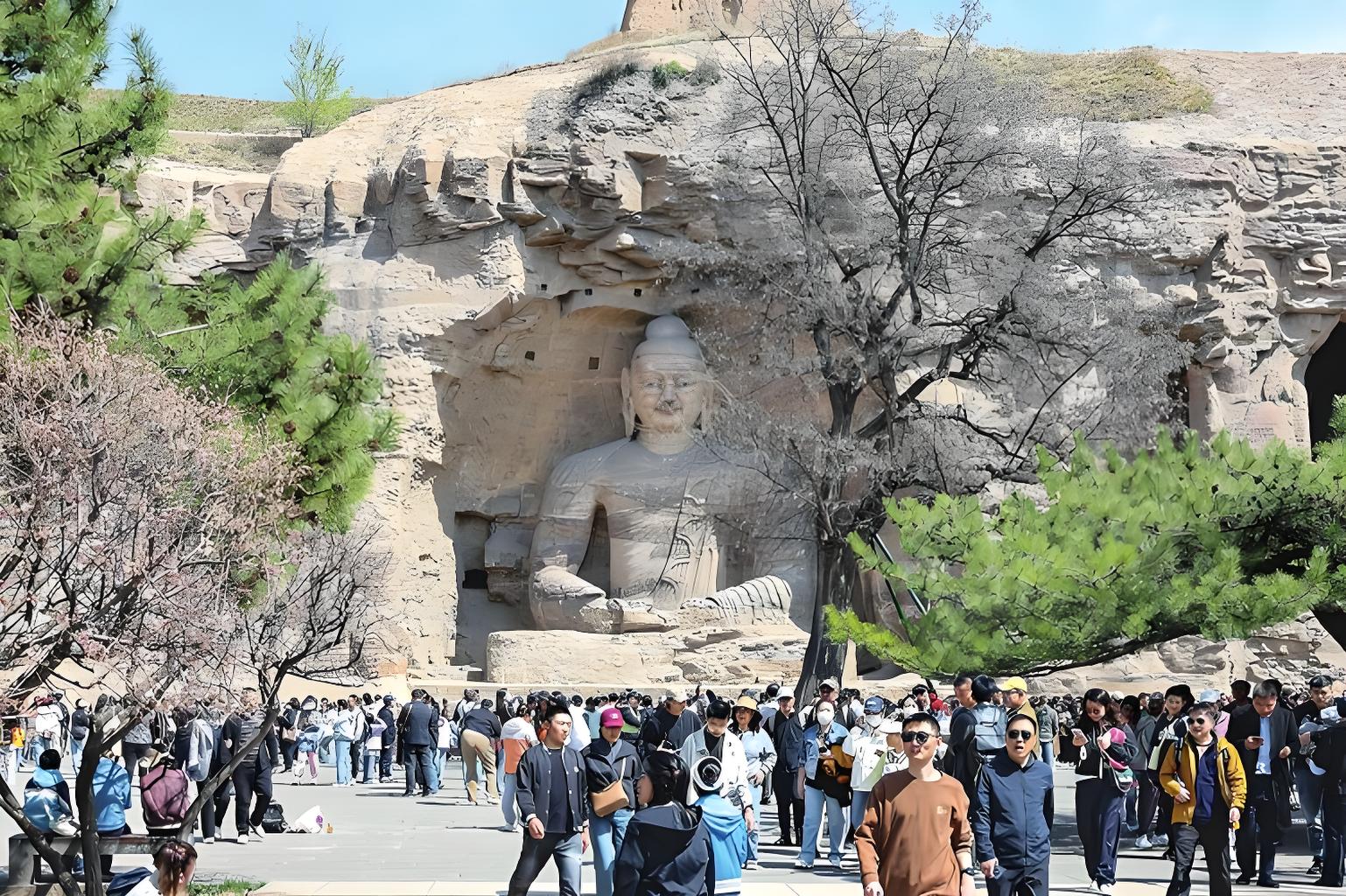 山西雲岡石窟是北魏時期開鑿的佛教藝術寶庫，現存45座洞窟以5萬餘尊造像展現中西文化交融的恢弘氣象。