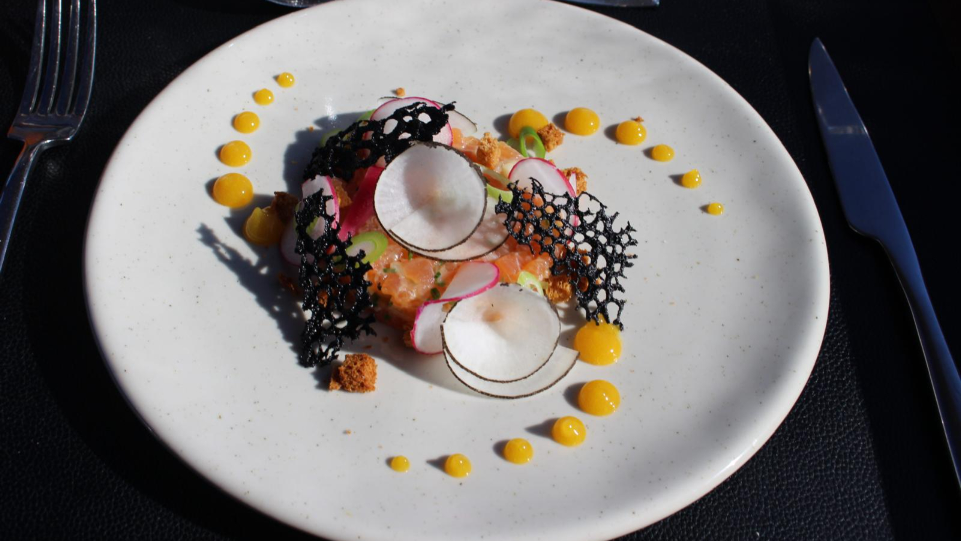 Marinated salmon tartare with passion fruit