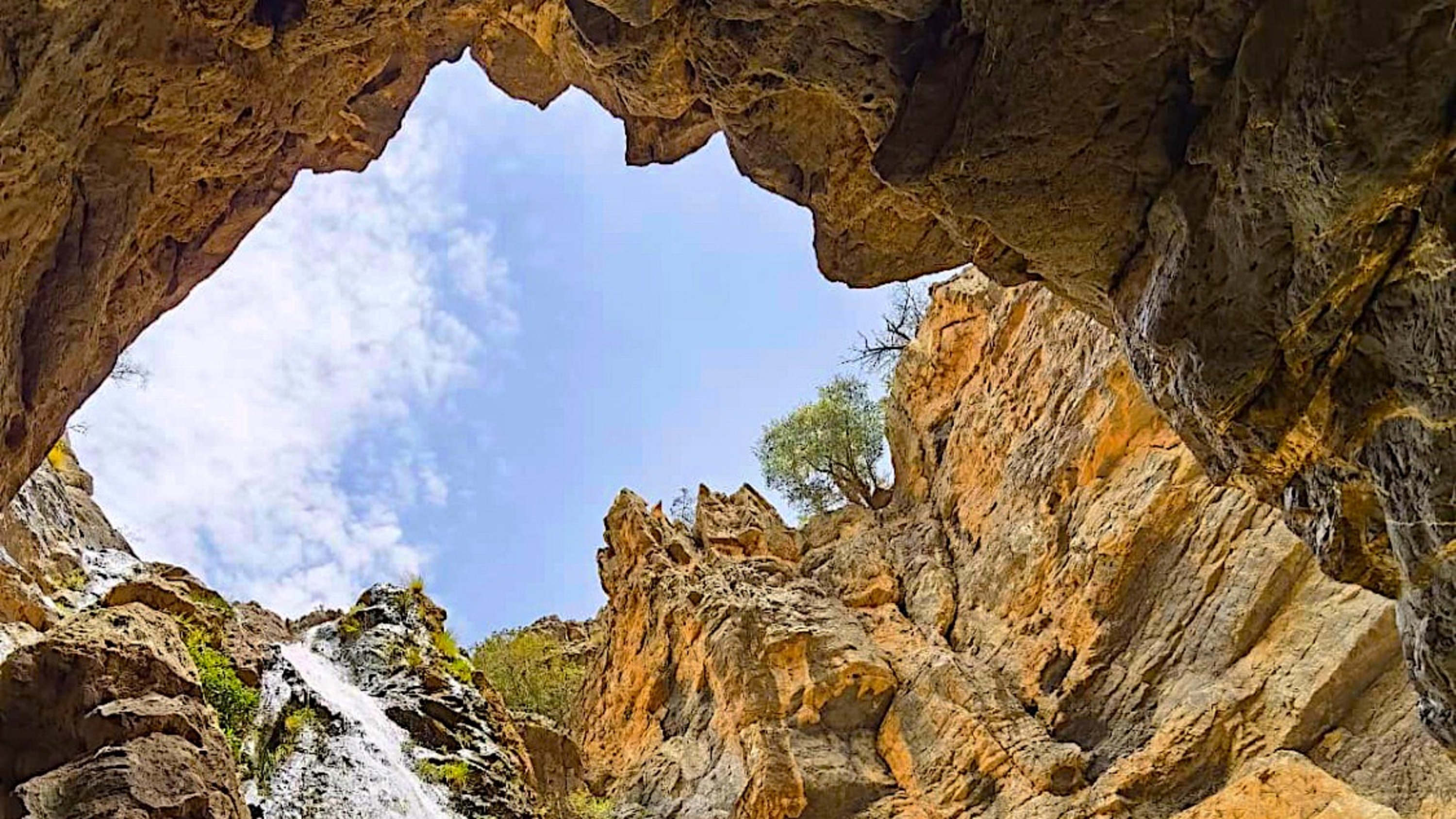 賽格的Al Shalal Cave