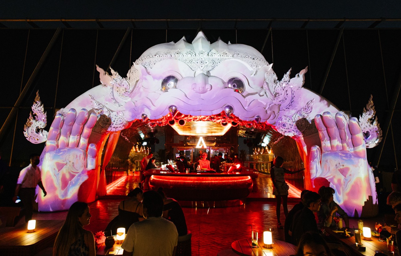 曼谷阿卡拉空中哈努曼酒吧 - 位於One City Center的屋頂酒吧