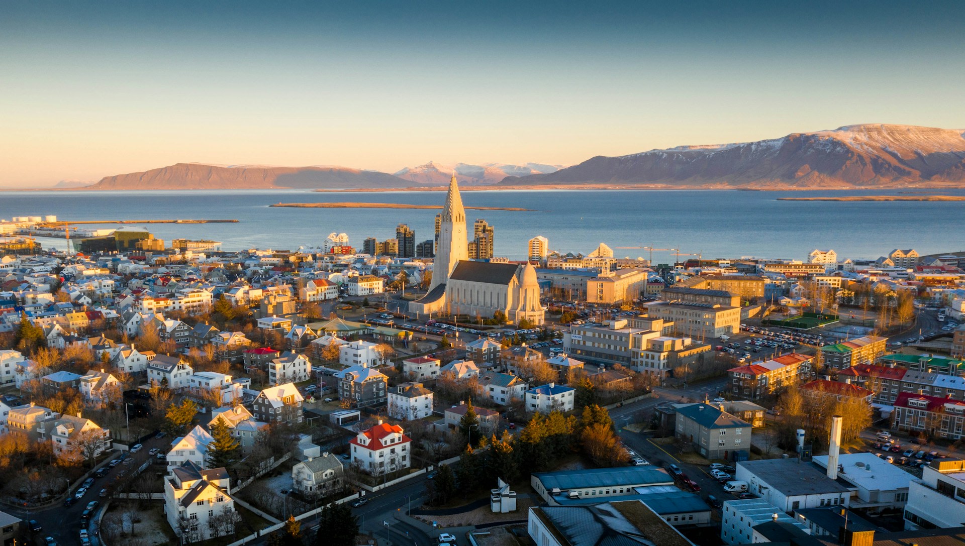 (Free eSIM) Discover Reykjavík: City Landmarks Walking Tour