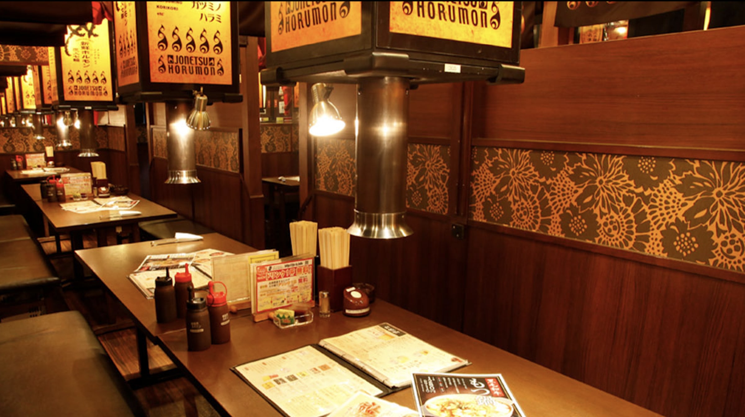 思い出横丁酒場 情熱ホルモン-居酒屋（新宿）