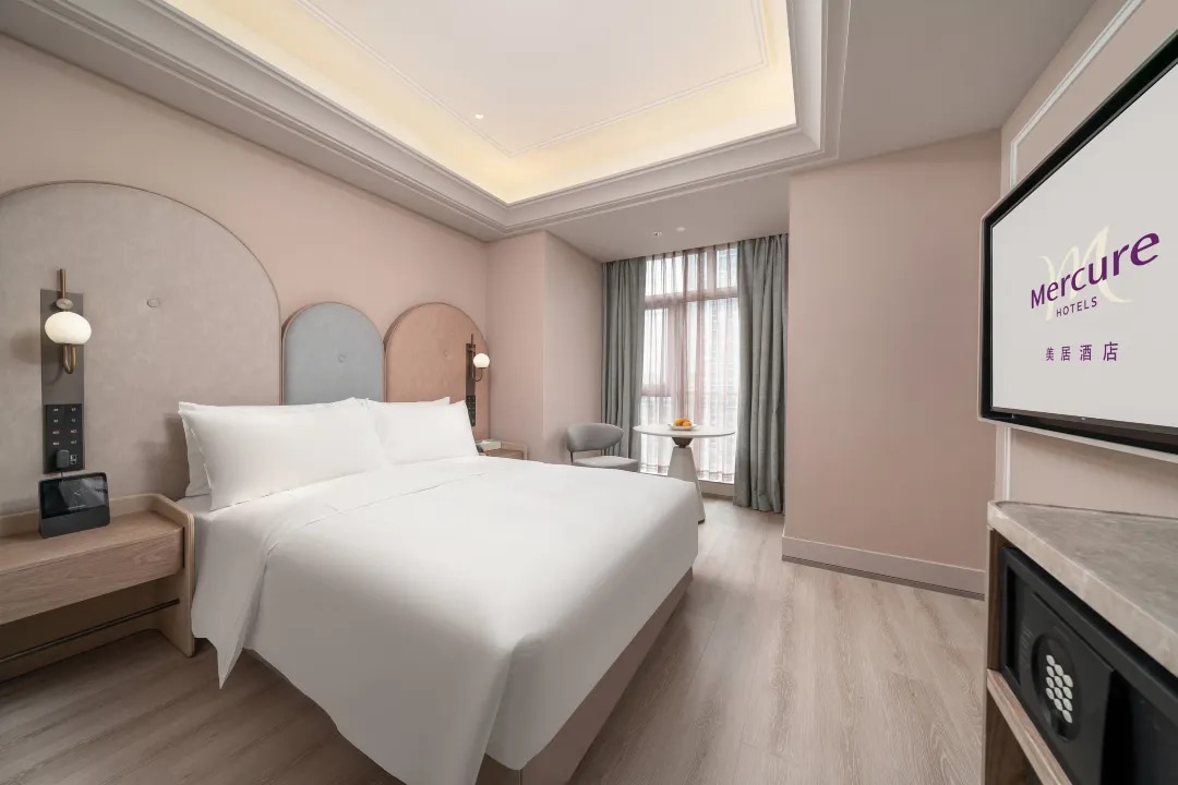 Standard Queen Room