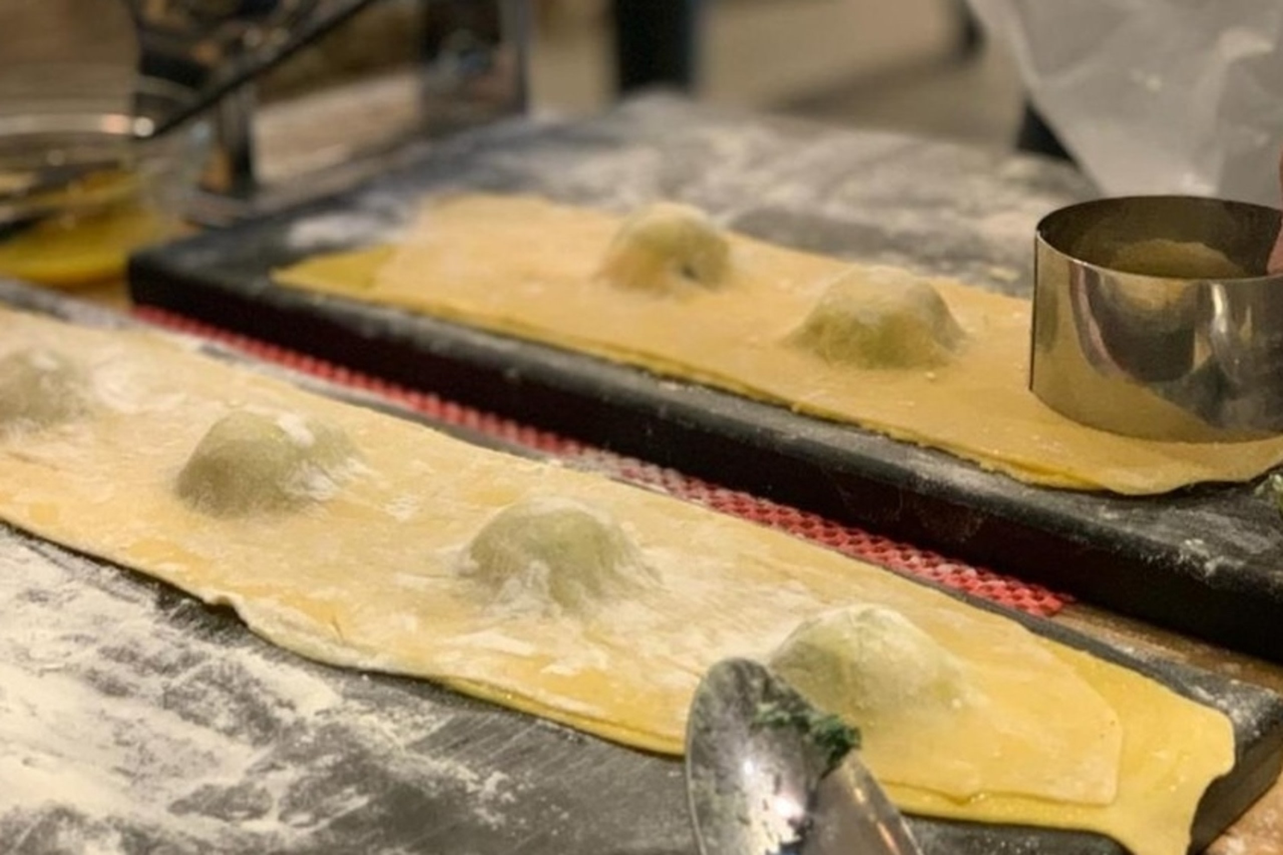 Pasta and tiramisu cooking class in Venice