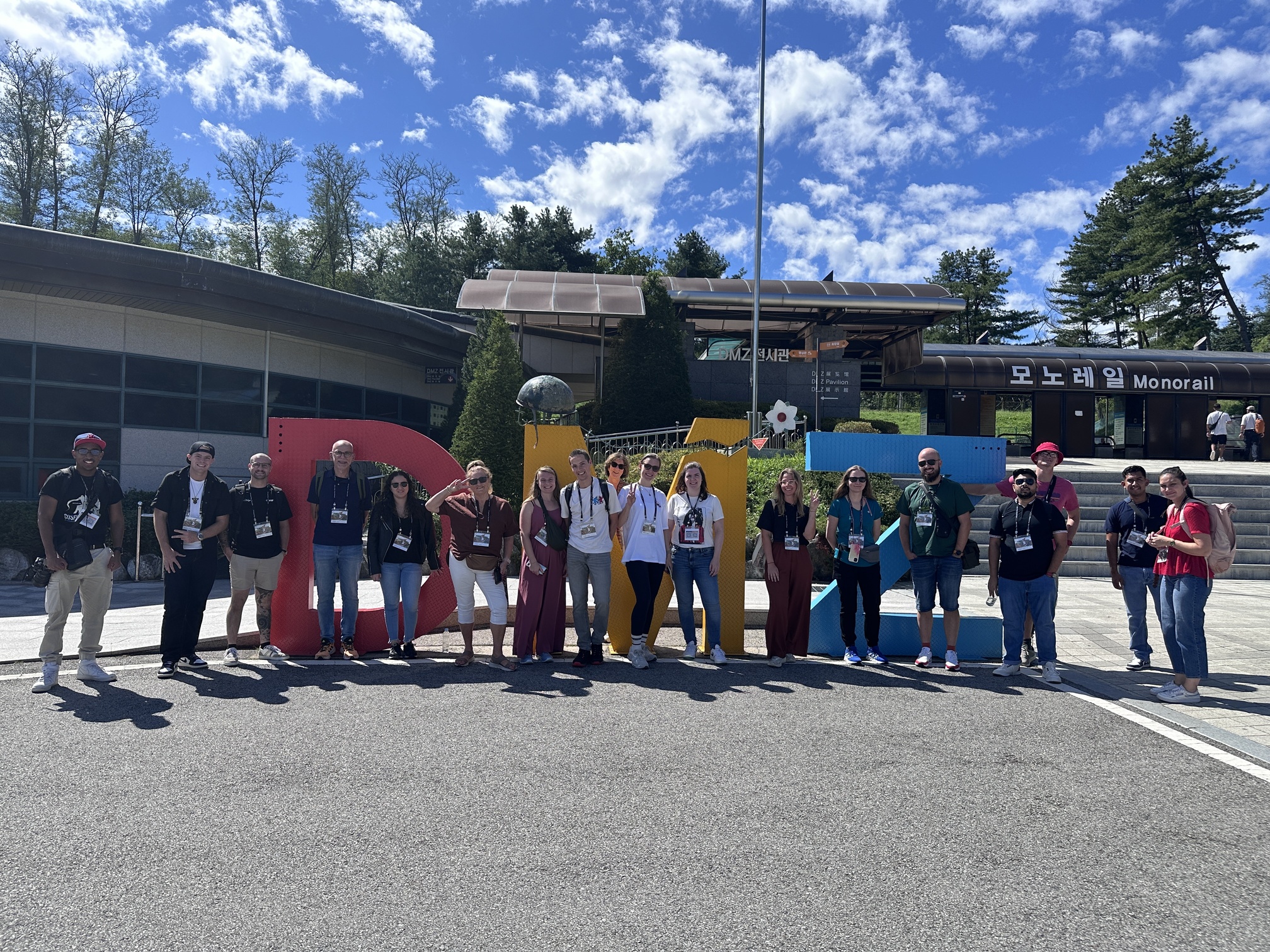 行程可能因天氣、軍事和政府法規等因素而有所調整,恕不退款。屆時,您將參觀:臨津閣、烏頭山統一展望臺、韓國戰爭紀念館 行程可能因天氣、軍事和政府法規等因素而有所調整,恕不退款。屆時,您將參觀:臨津閣、烏頭山統一展望臺、韓國戰爭紀念館