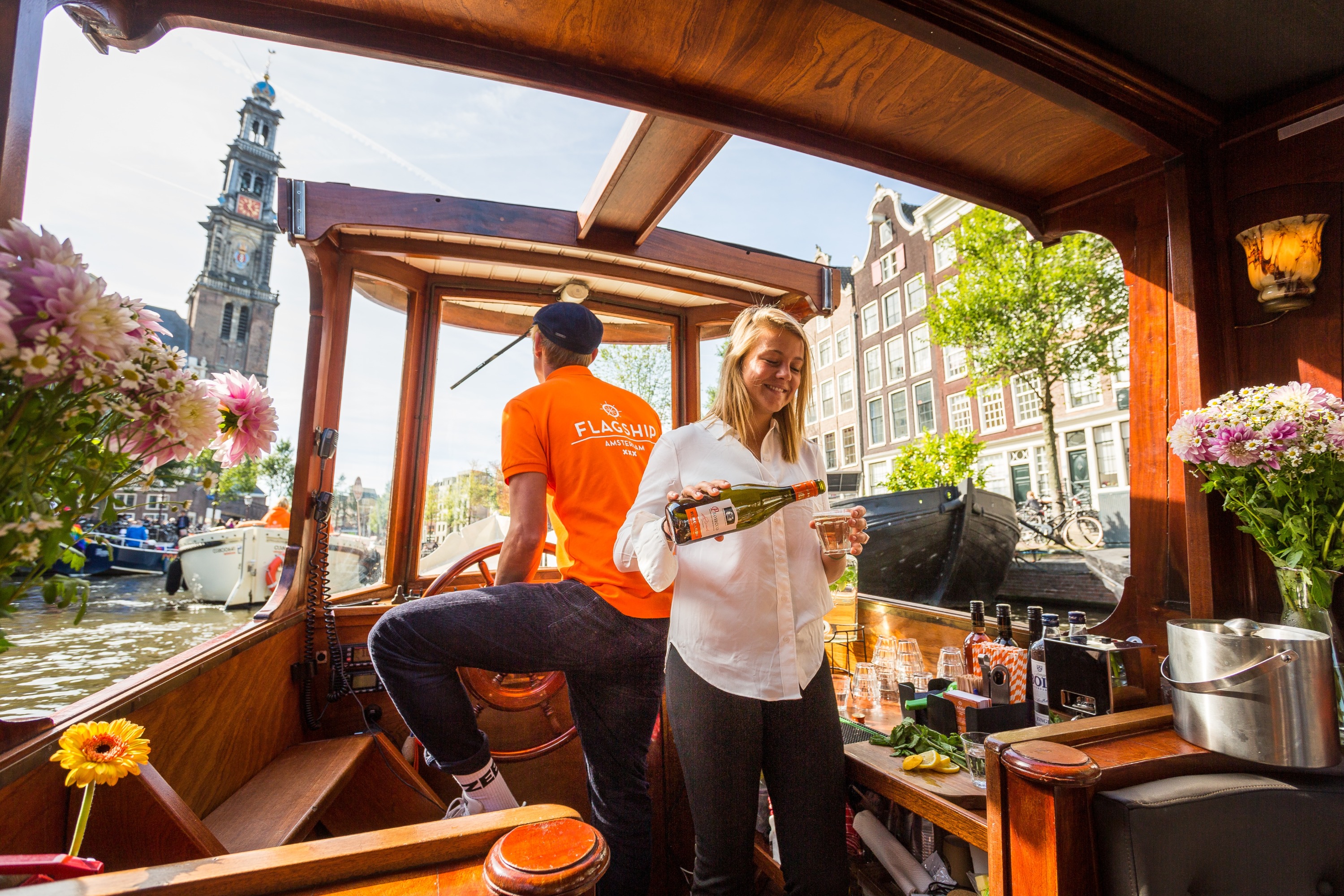 Amsterdam Luxury Saloon Boat Canal Cruise Tour with Wine and Cheese