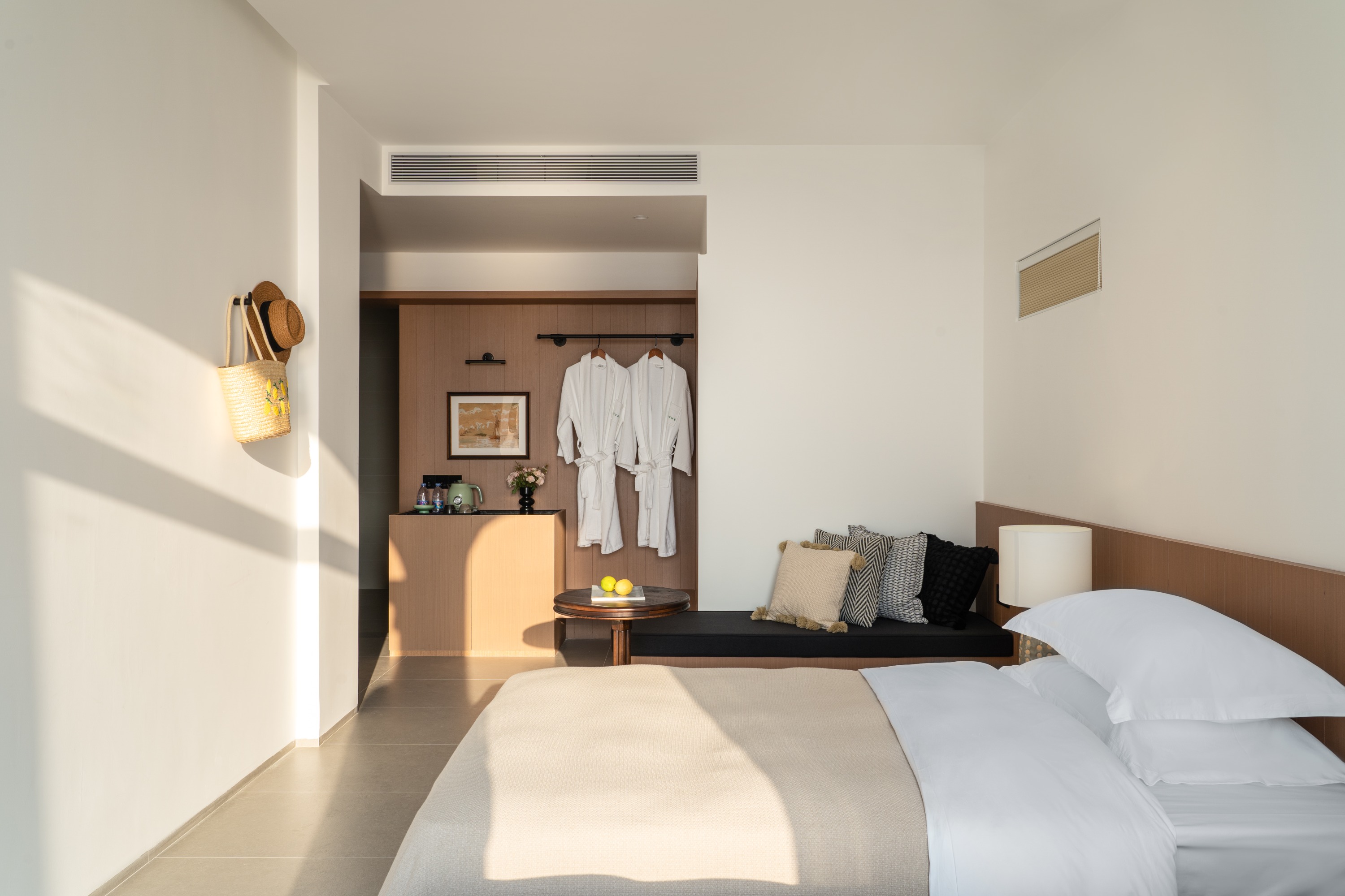 Liyue Sea View Twin Room