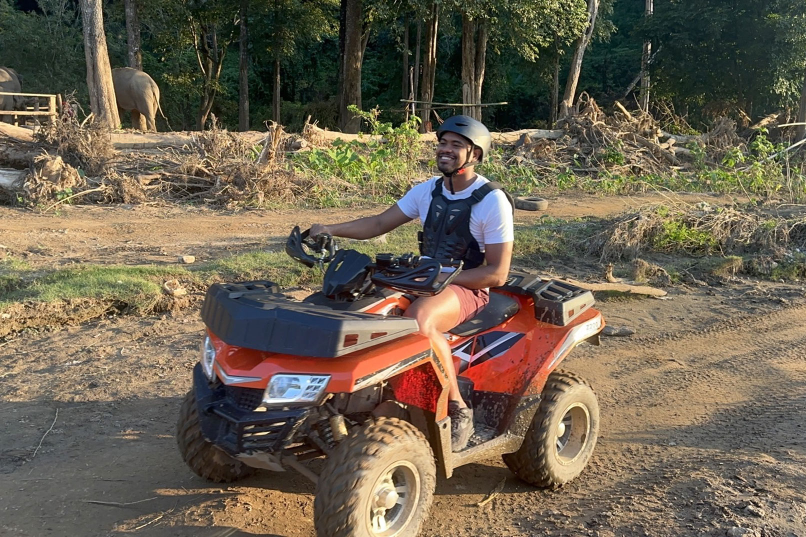 叢林飛瀑、ATV越野車和白水漂流導覽探險