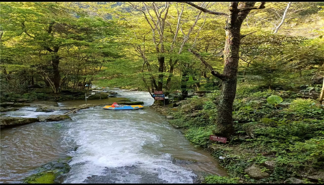 桂林陽朔興坪龍頸河漂流