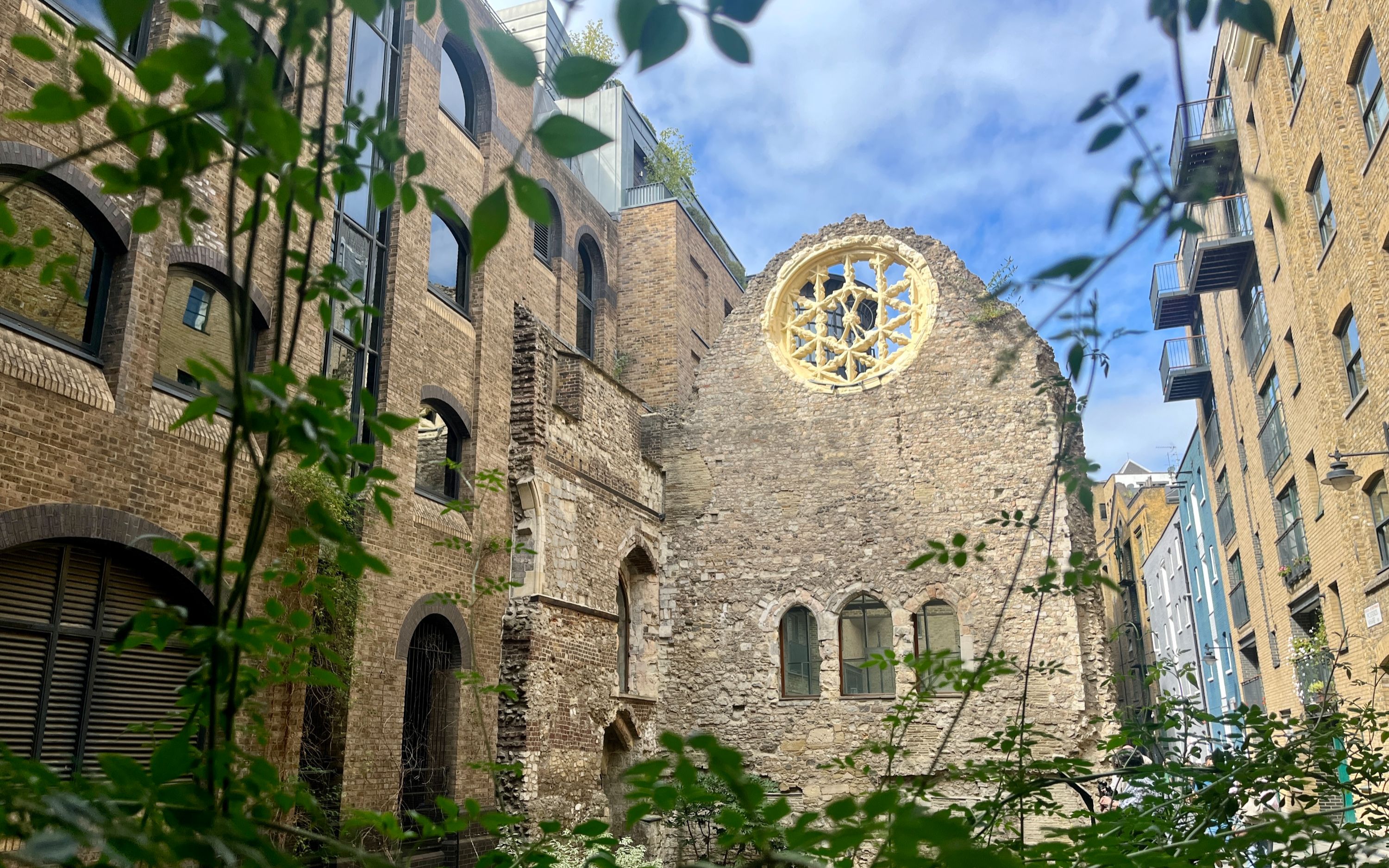 漫步於臭名昭著的克林克街，這裡沉浸在倫敦的黑暗歷史中