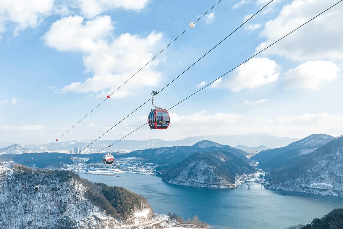 三岳山纜車 / 晨靜樹木園 燈光節 / 採摘草莓 / Eobi冰谷 / 雪橇 一日遊