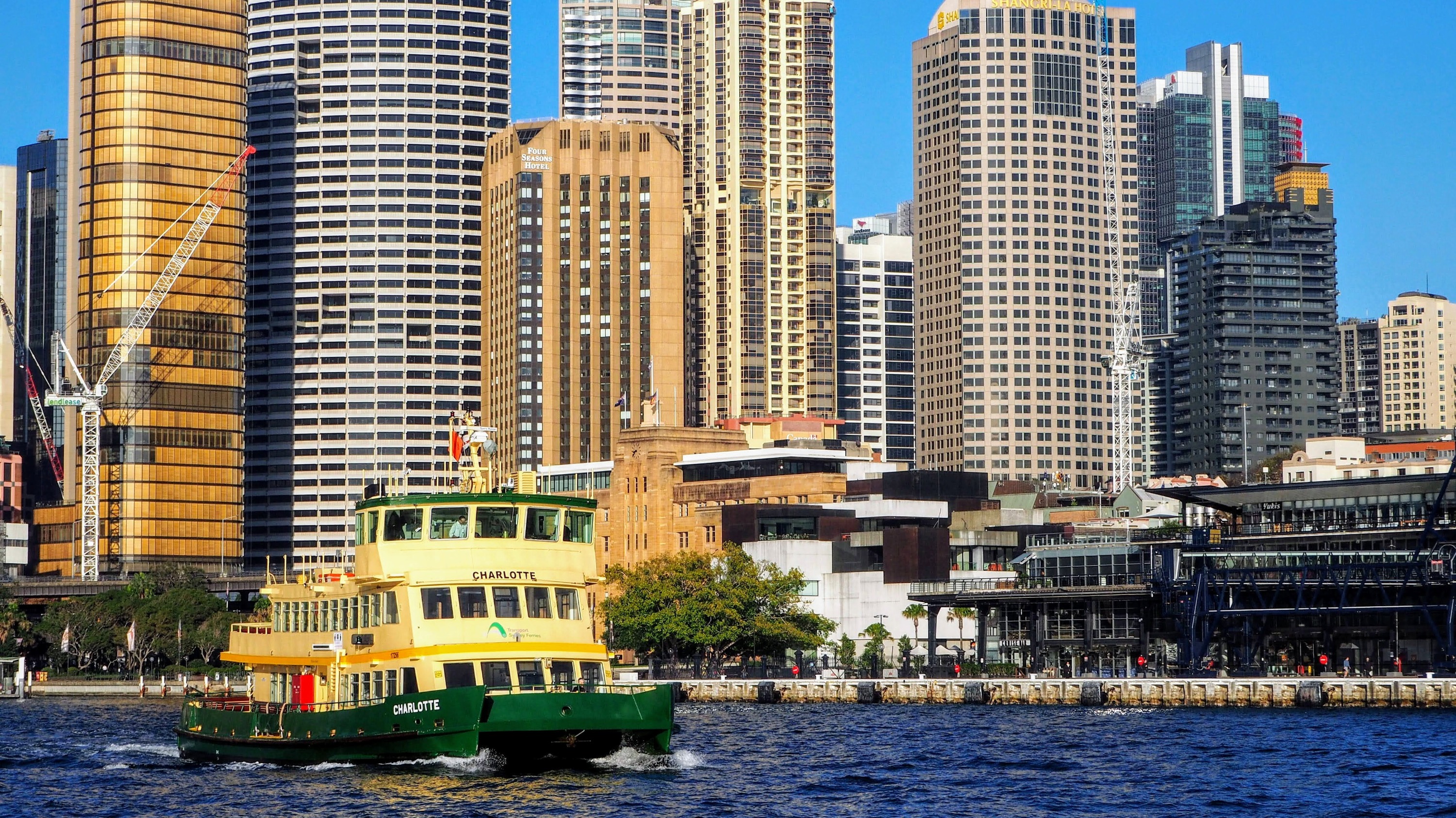 Quay People: Sydney Harbour Walking Tour with Aussie Treats