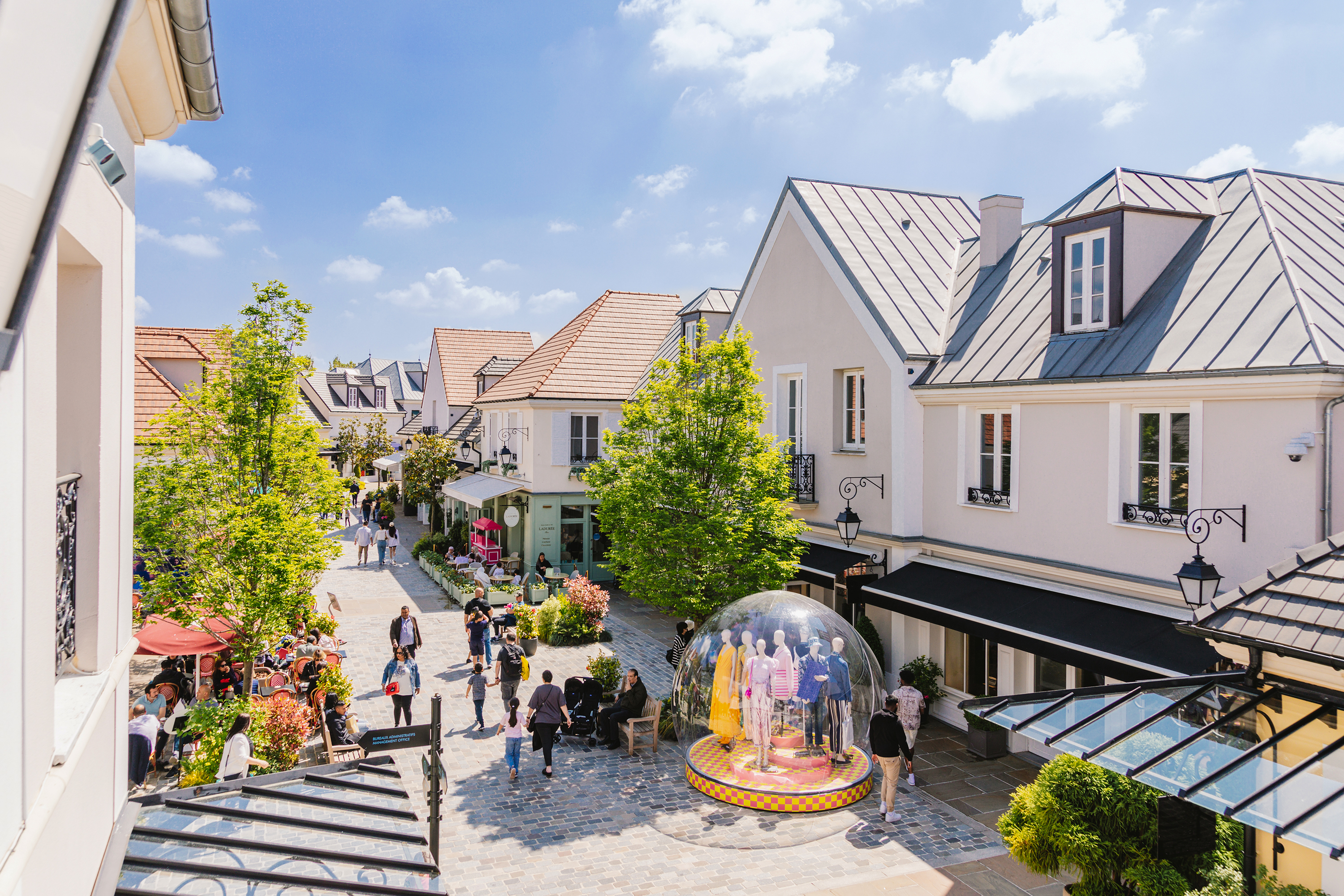 La Vallee Village Shopping Express from Paris or Trocadero