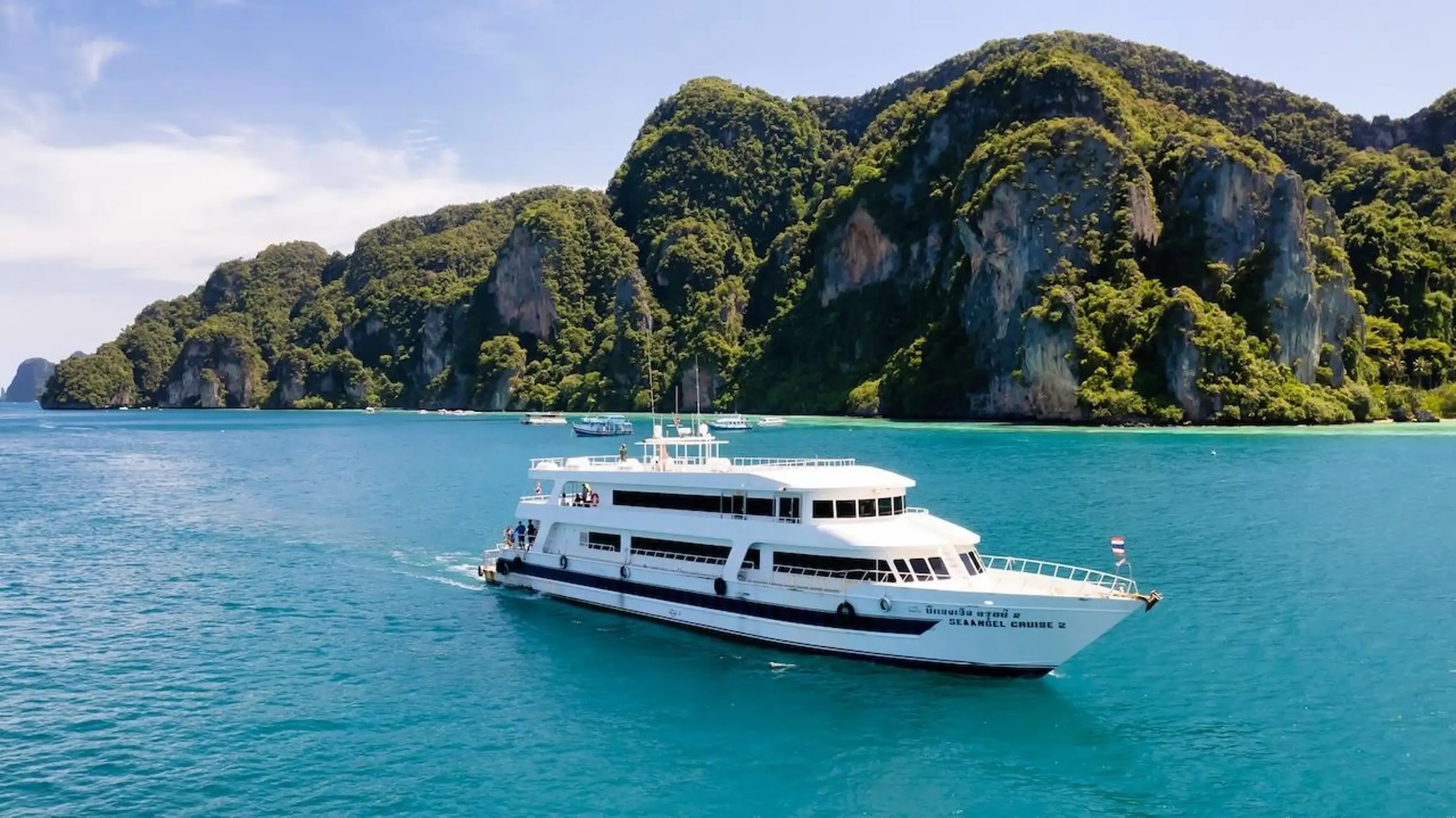 Phuket: Phi Phi Island Highlight Premium Cruise with Meal