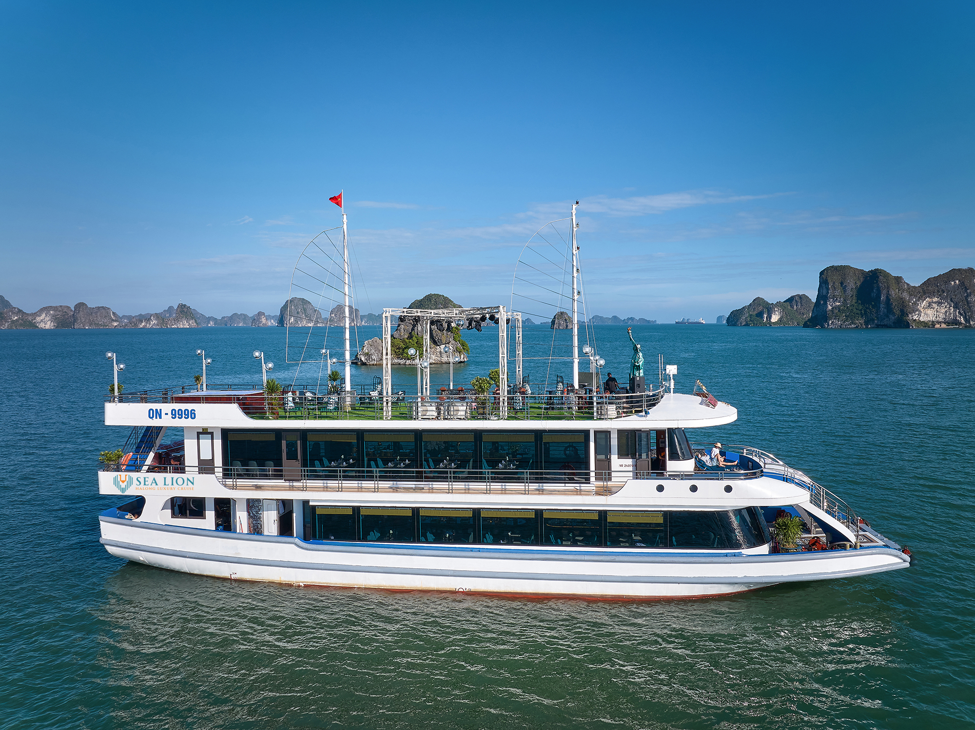 [路線二] 下龍灣 (Ha Long Bay) 五星級海獅號豪華遊輪一日遊