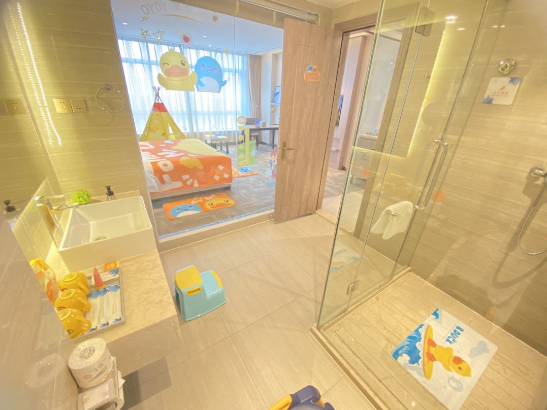 Little Yellow Duck Family Room 2
