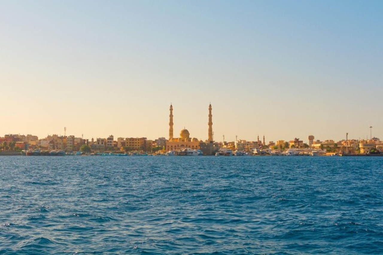 Hurghada City Tour and Handicrafts Shop With transfer - Hurghada
