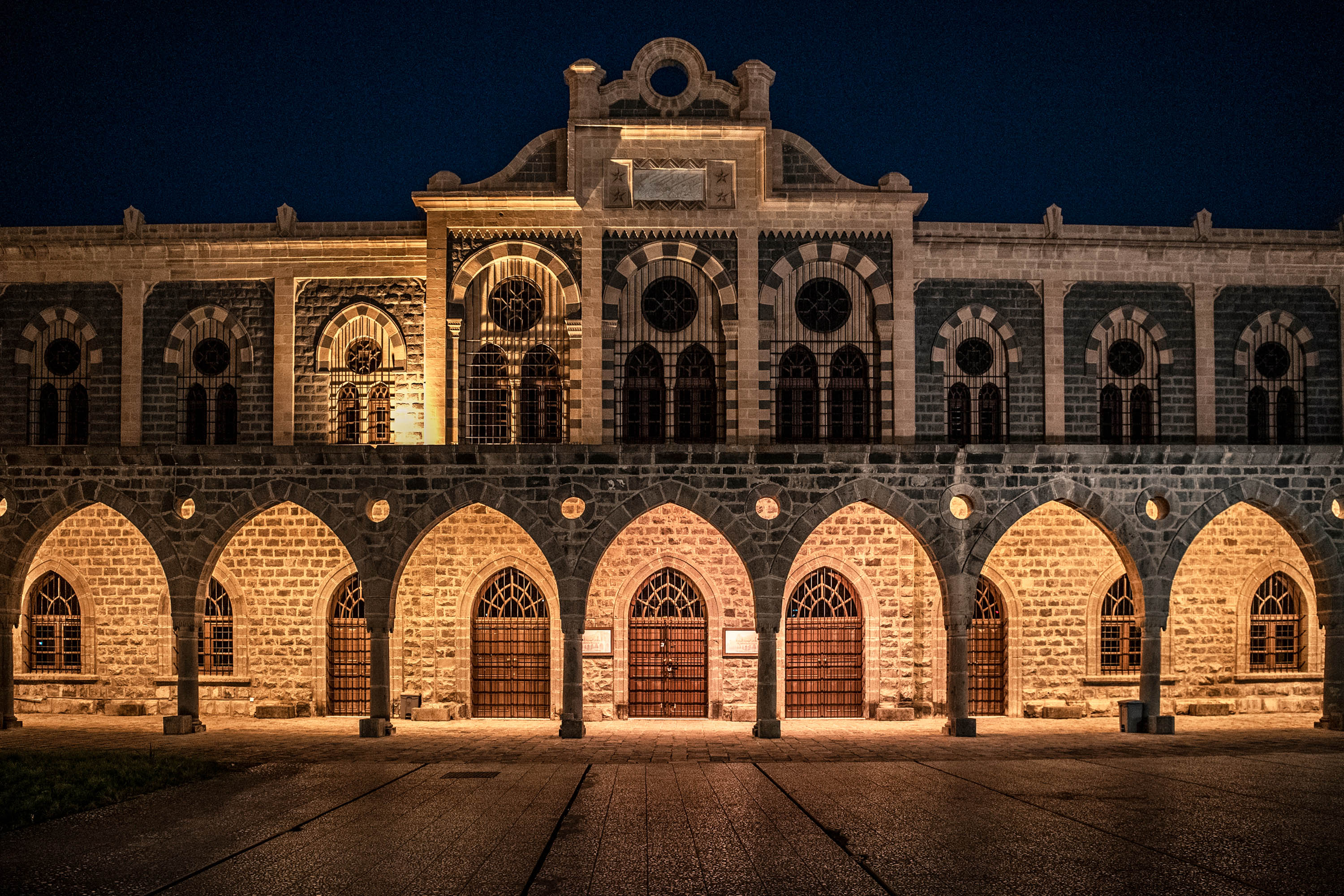 Medina Historical Mosques & Uhud Mountain Full-Day Tour