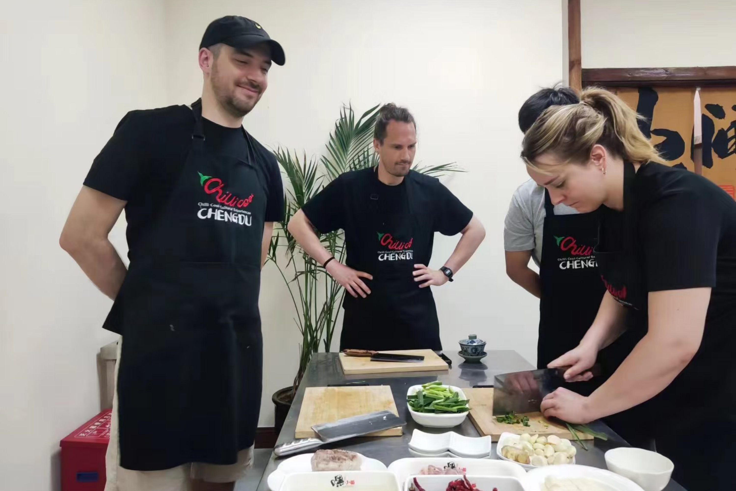 穿過巷子裡的當地市場，參與一場地道川味美食烹飪之旅- Eatwith