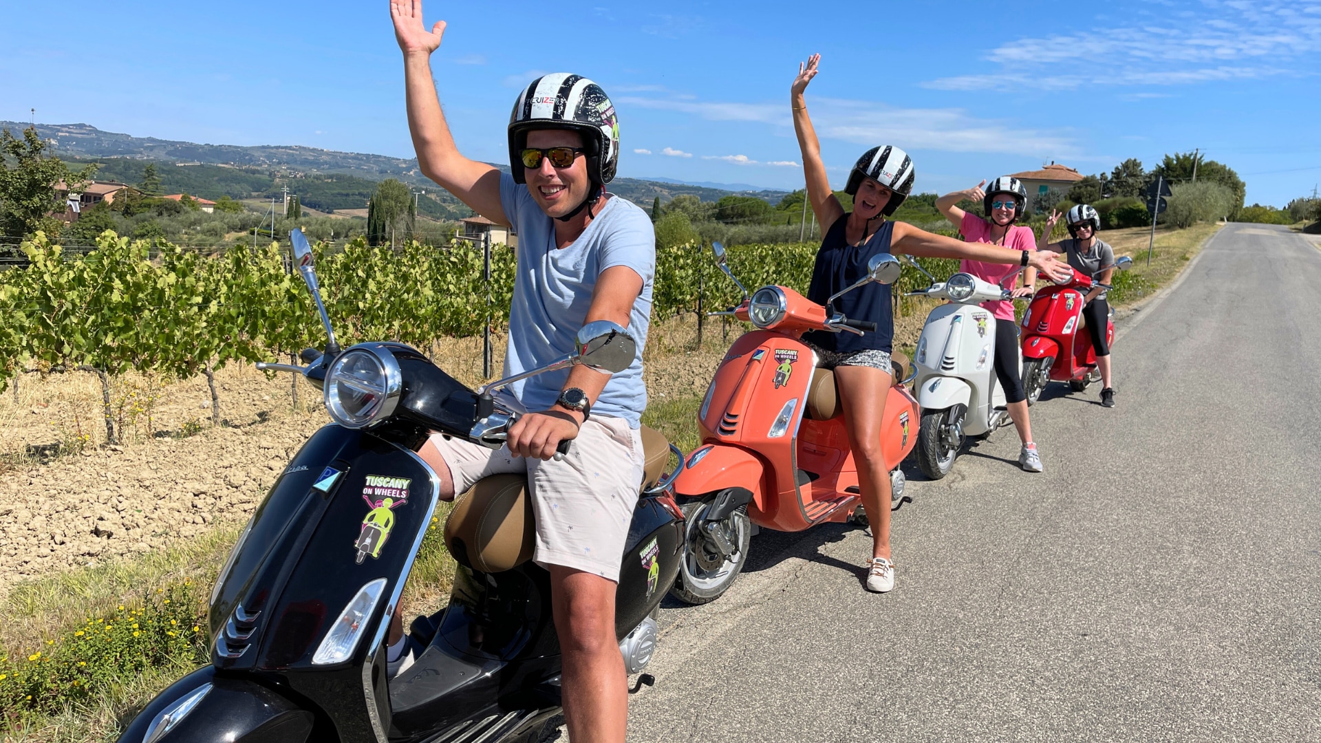 Authentic Tuscany Vespa Tour, Lunch & Wine Tasting from Chianti