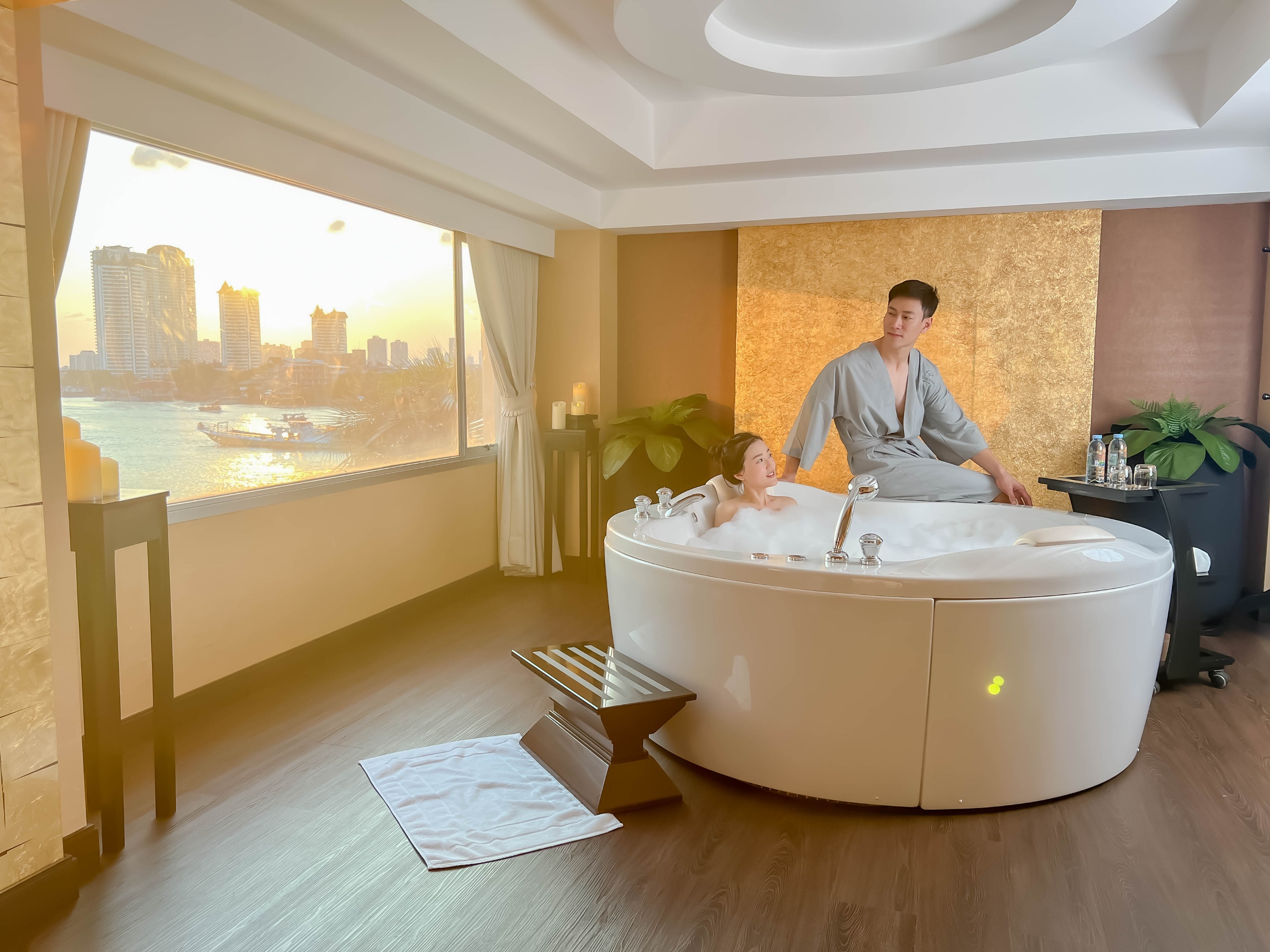 Heavena Wellness and Spa at Ramada Hotel Riverside in Bangkok