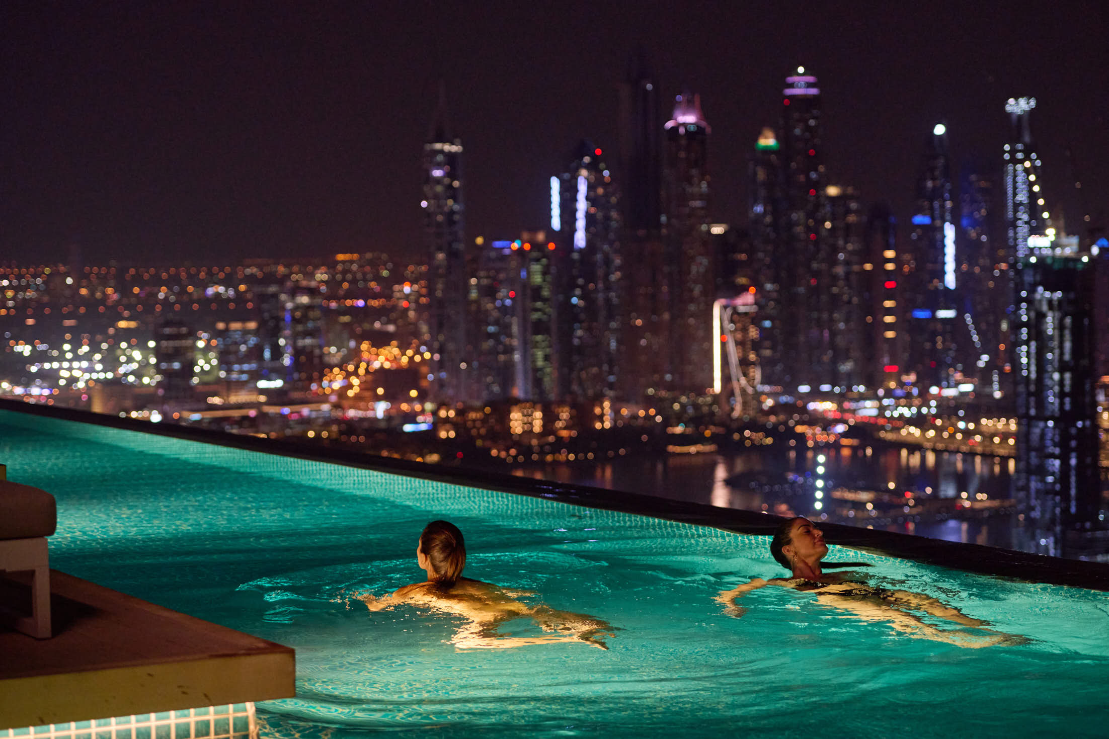 迪拜無限天際泳池 (Aura Skypool Dubai)