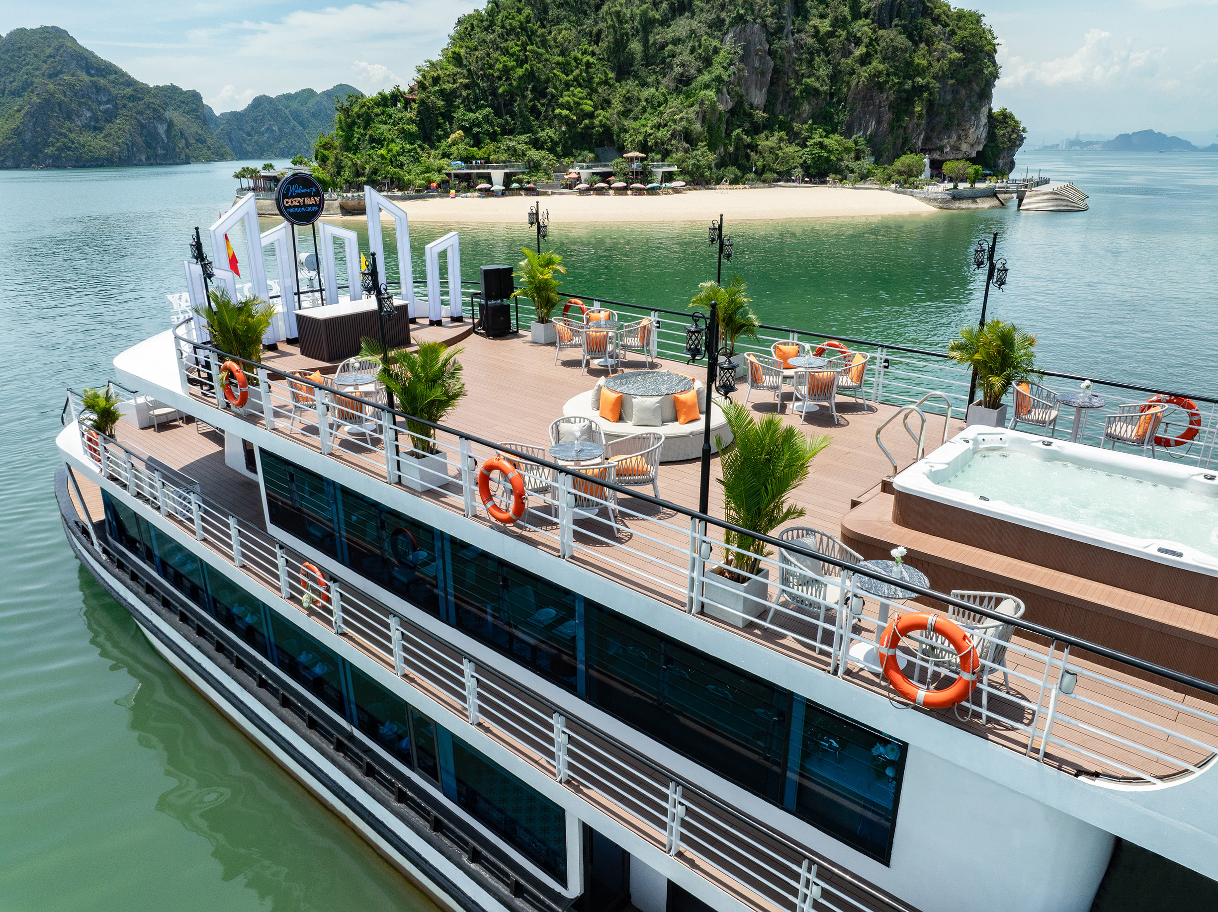 Cozy Bay Day Cruise: Ha Long Bay, Sung Sot, Ti Top