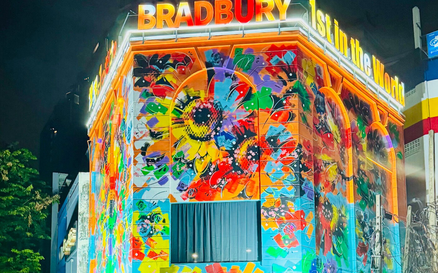 BRADBURY - The World's Loudest Massage at Sukhumvit 61 in Bangkok