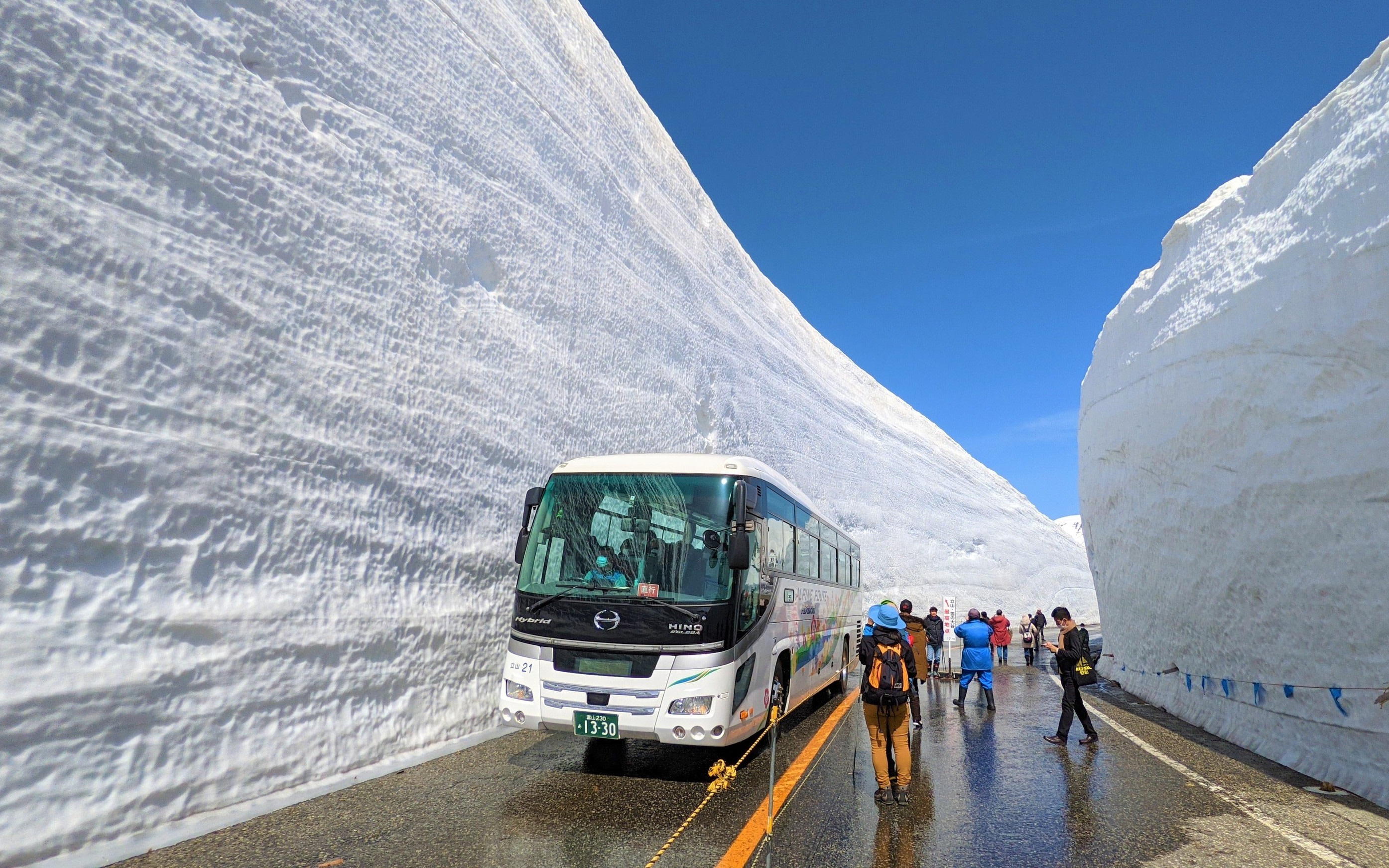 One-day tour to the Tateyama Kurobe Alpine Route from Kanazawa