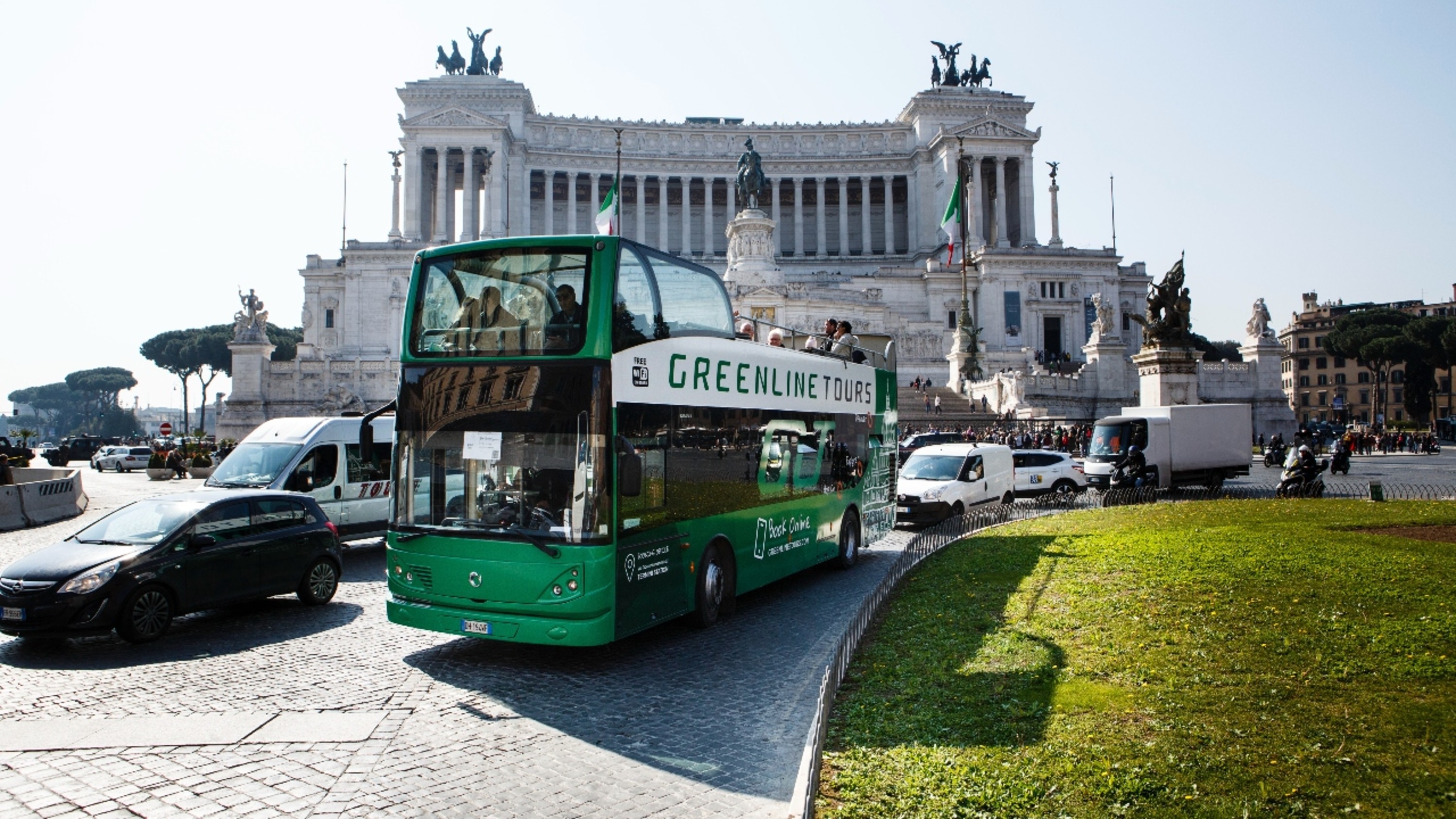 Rome hop-on hop-off bus by Panoramic