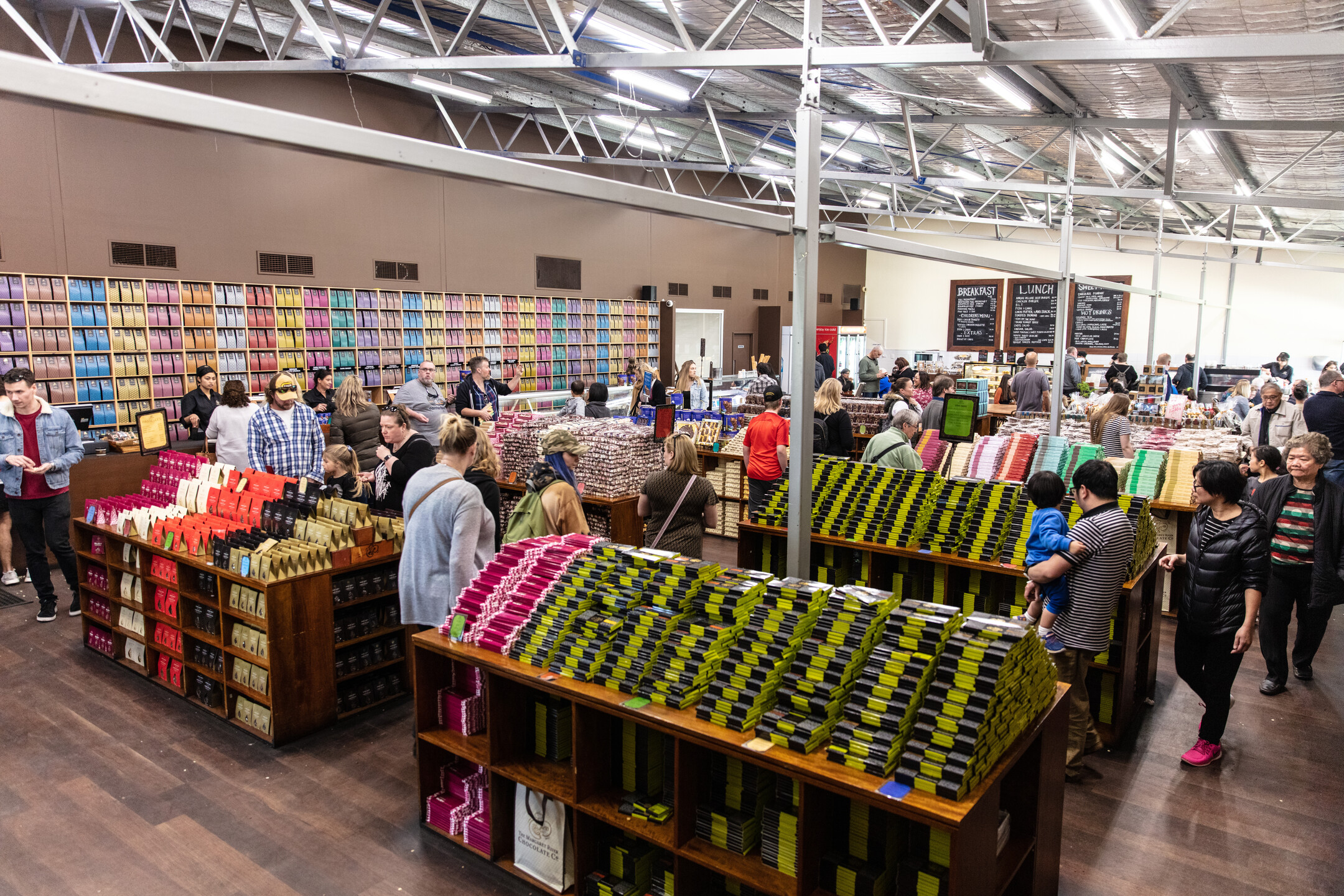 Explore the Margaret River Chocolate Company – a must-visit for chocolate lovers! Enjoy free tastings, watch how the chocolates are made, and check out a range of delicious handmade treats.